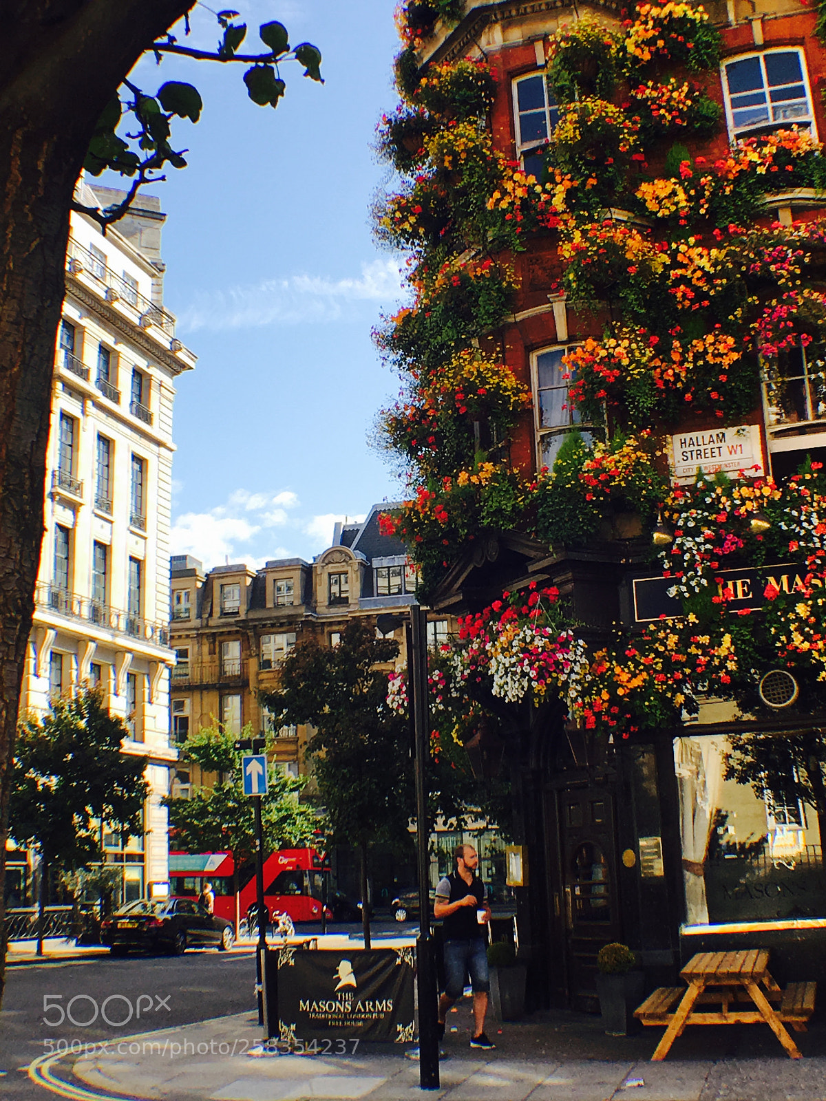 Apple iPhone 6s sample photo. Colors of london photography