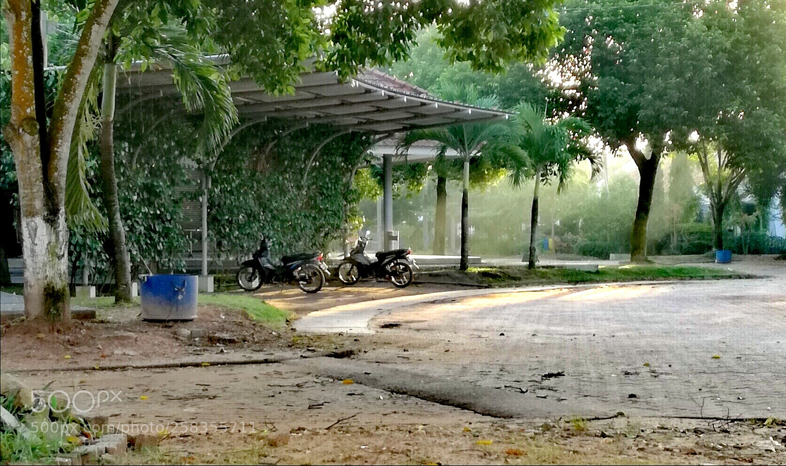 HUAWEI P9 LITE sample photo. Mentari pagi in office photography