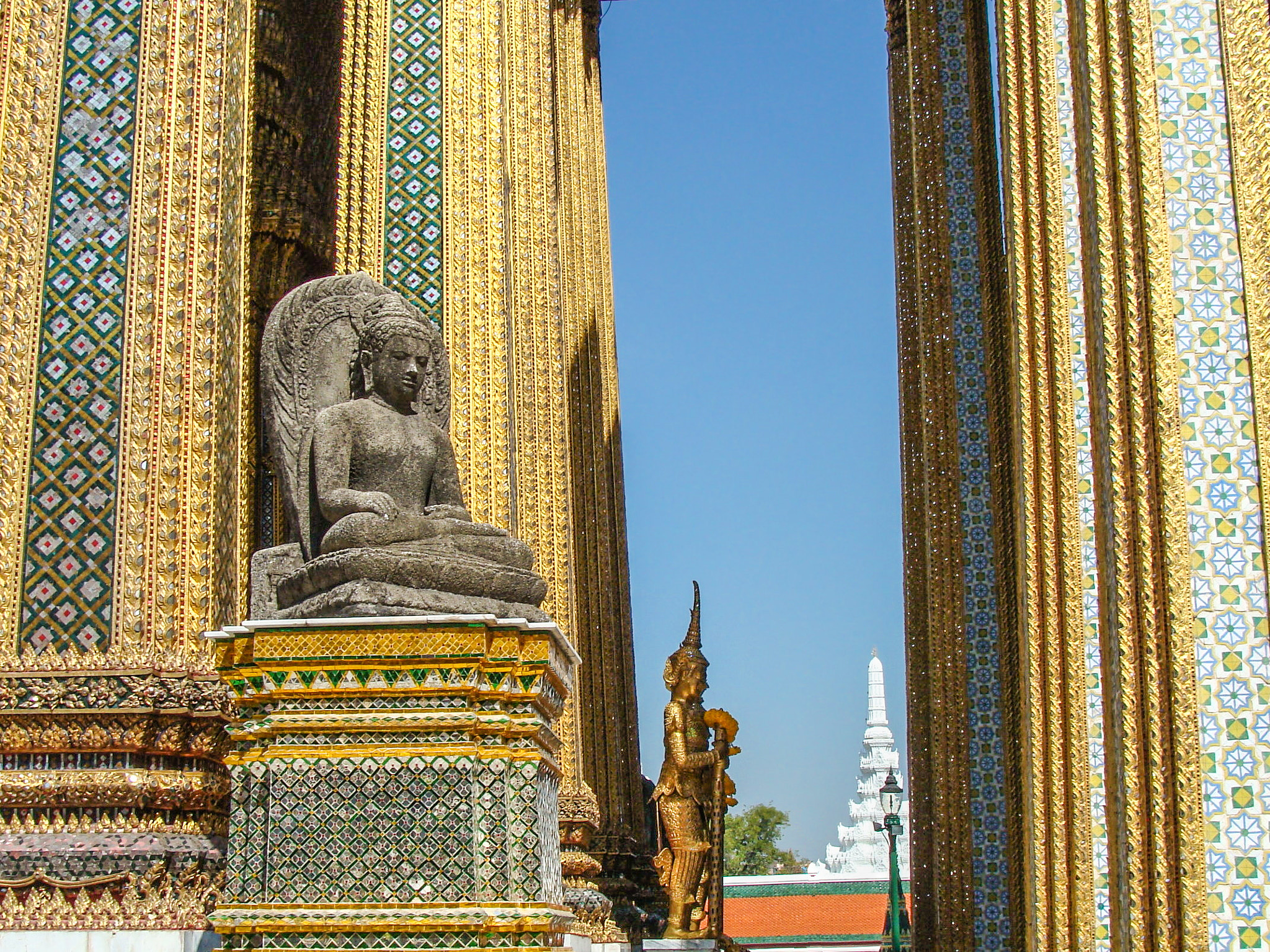 Sony DSC-H3 sample photo. Wat phra kaew, bangkok photography