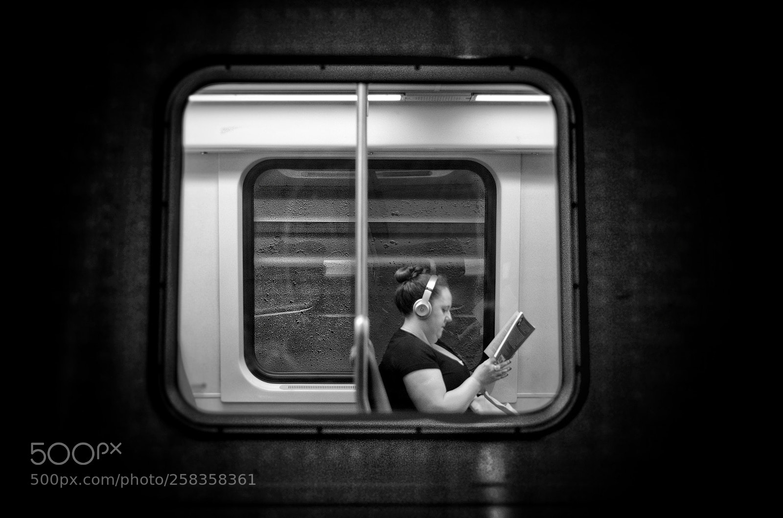Nikon D7000 sample photo. Girl reading a book photography