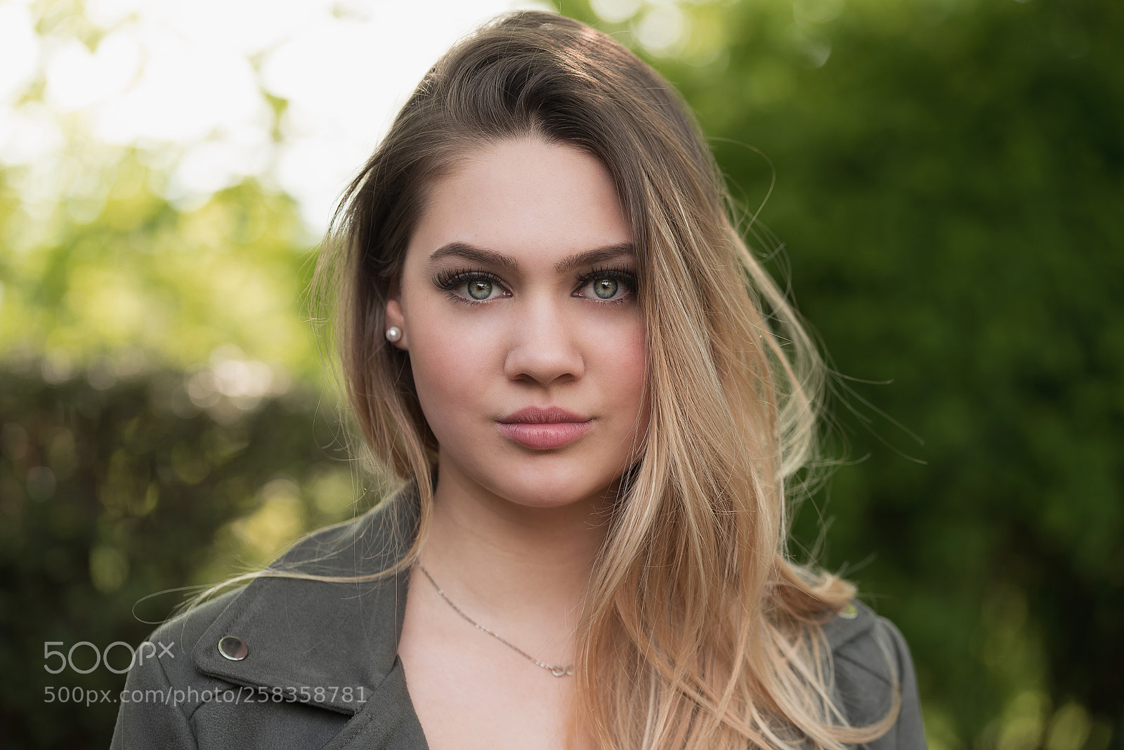Nikon D750 sample photo. Outdoor portrait - close-up photography