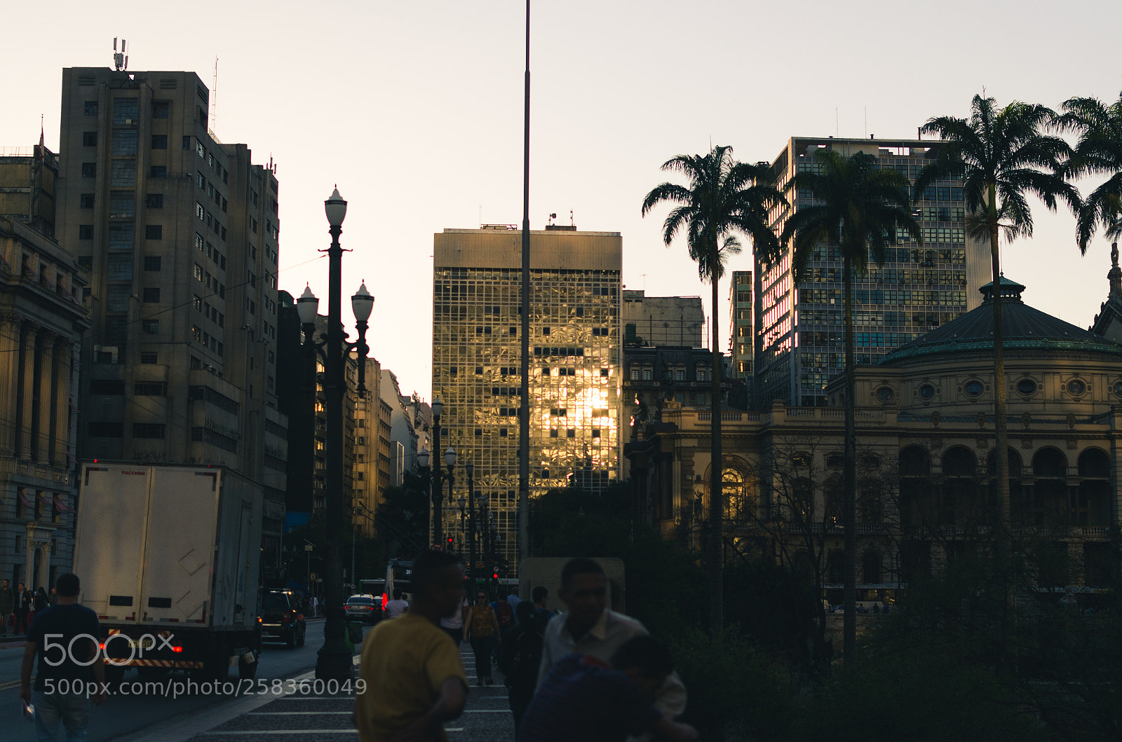 Nikon D5100 sample photo. Centro photography