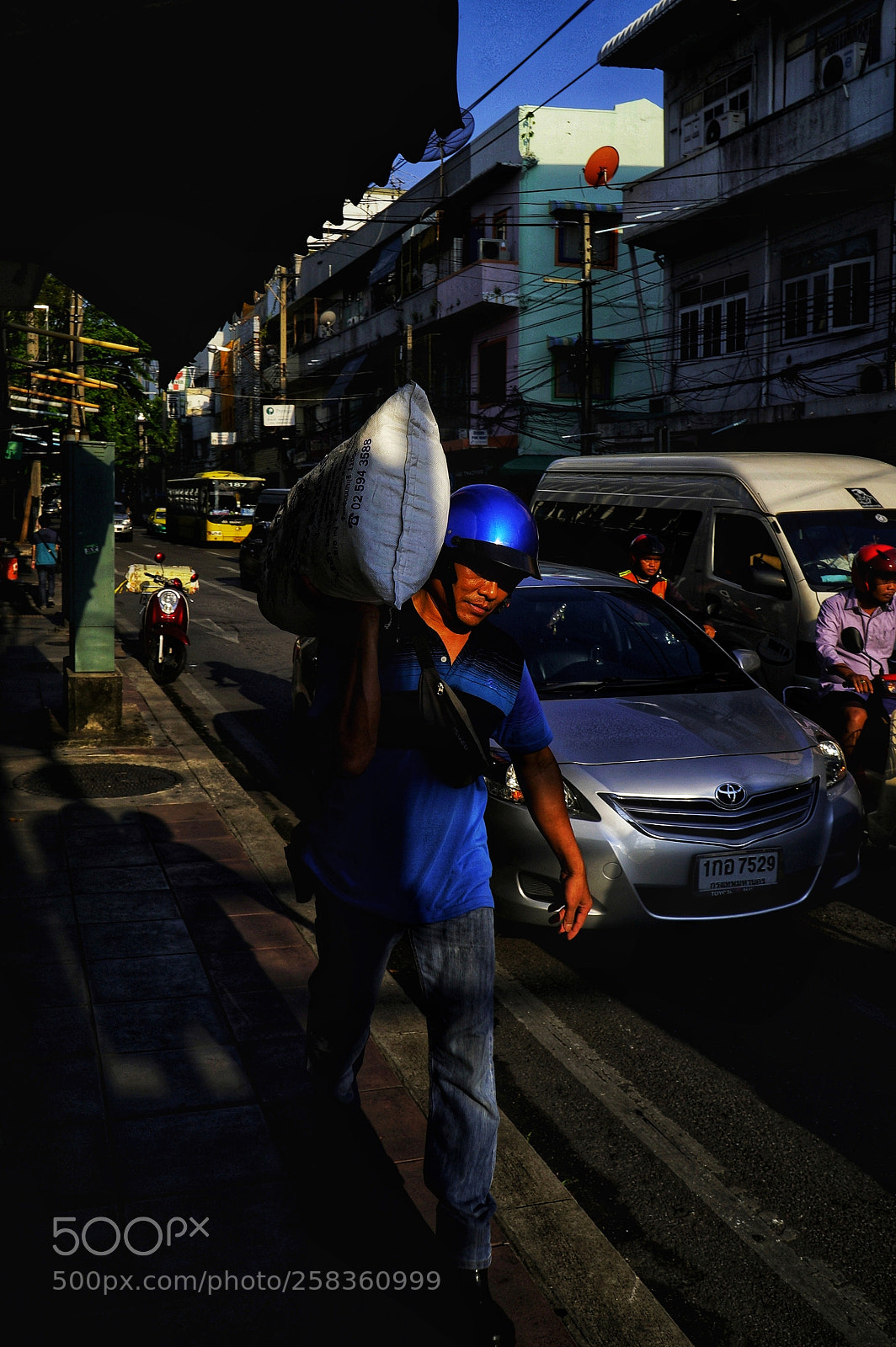Sony a6300 sample photo. Morning work photography