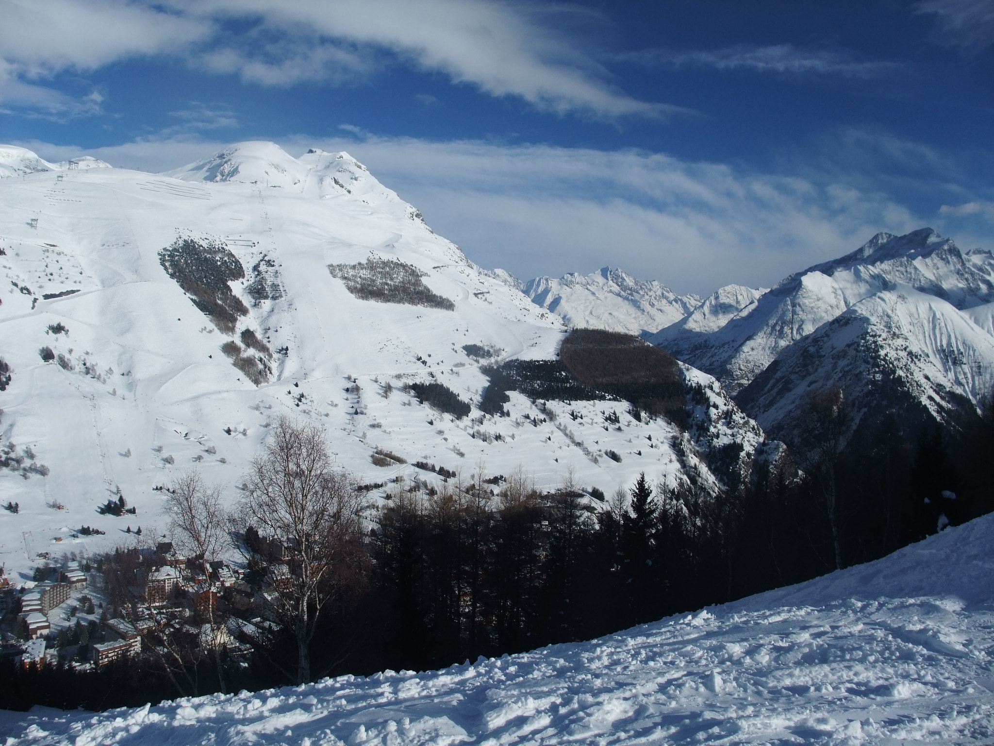 Fujifilm FinePix F100fd sample photo. Les deux alps () photography