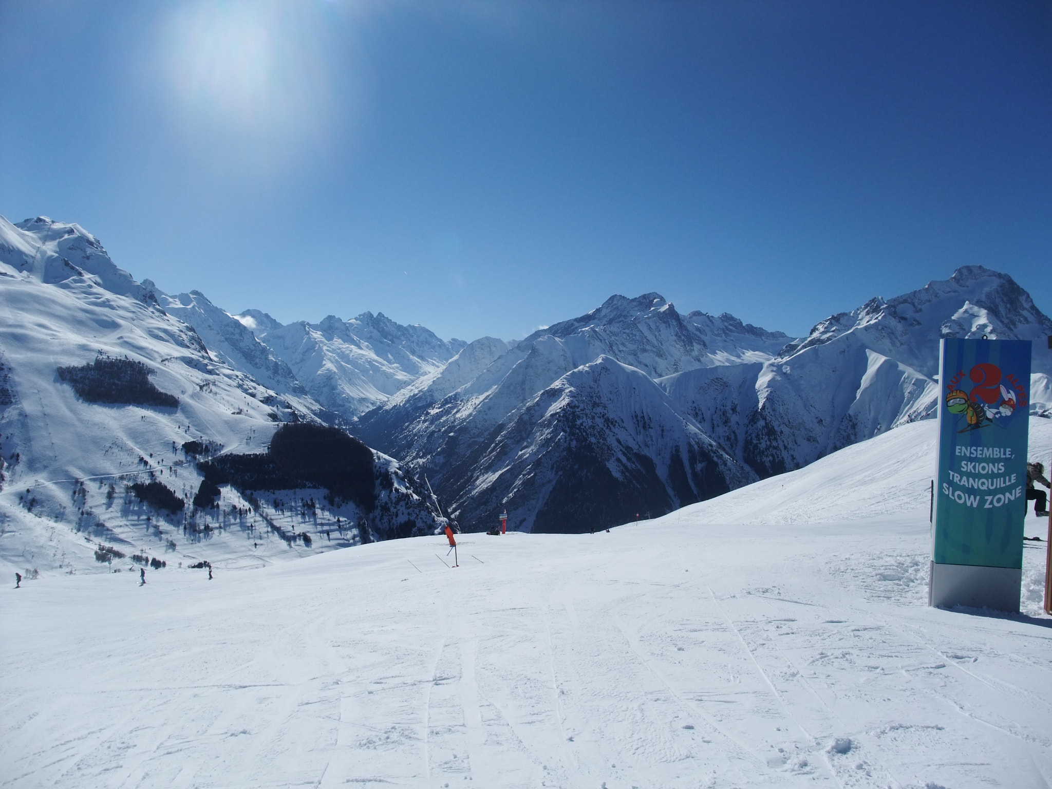 Fujifilm FinePix F100fd sample photo. Les deux alps () photography