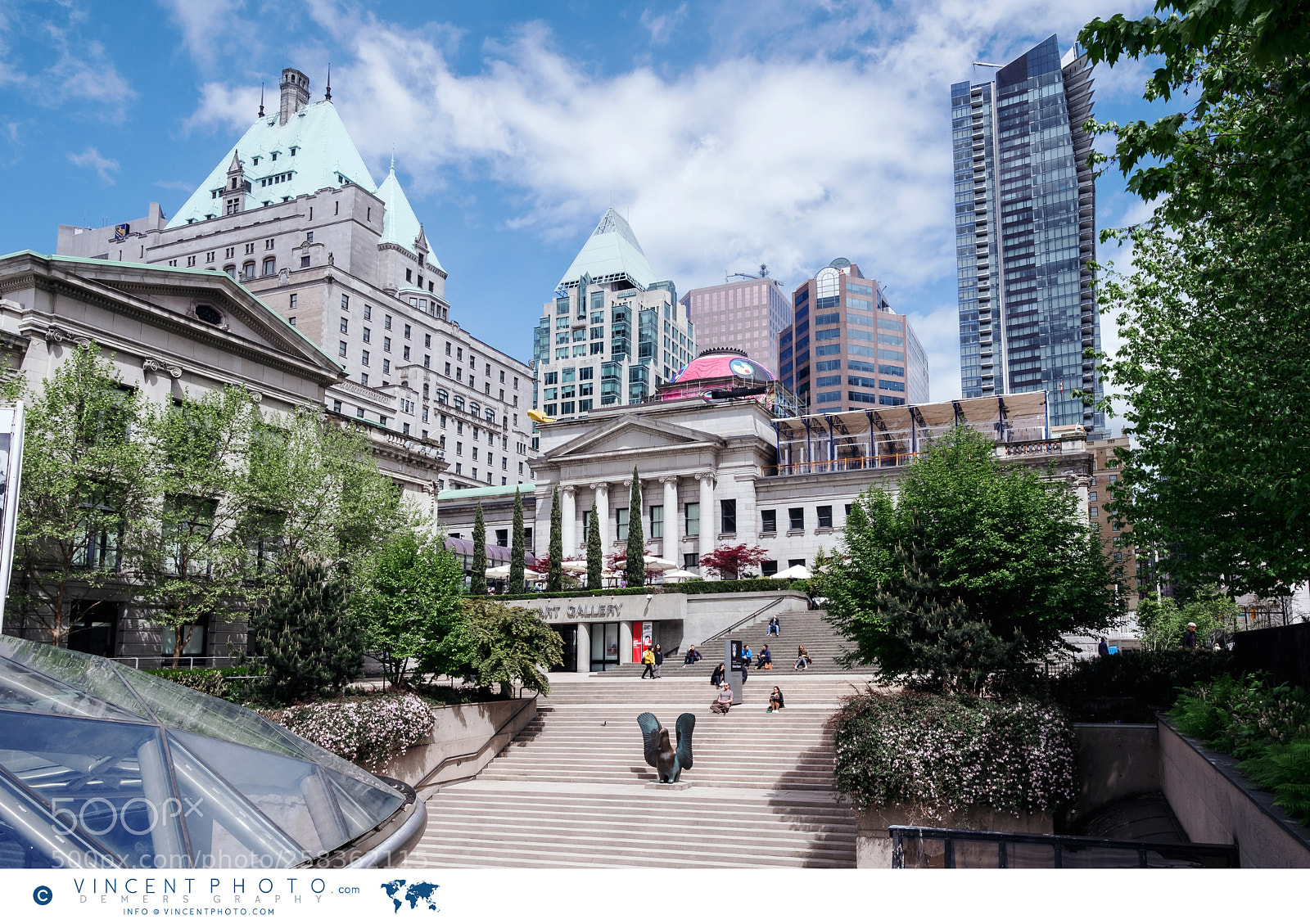 Fujifilm X-T20 sample photo. Robson square by the photography