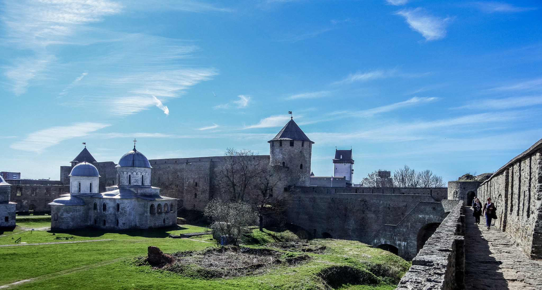 Nikon 1 J5 sample photo. Ivangorod fortress photography