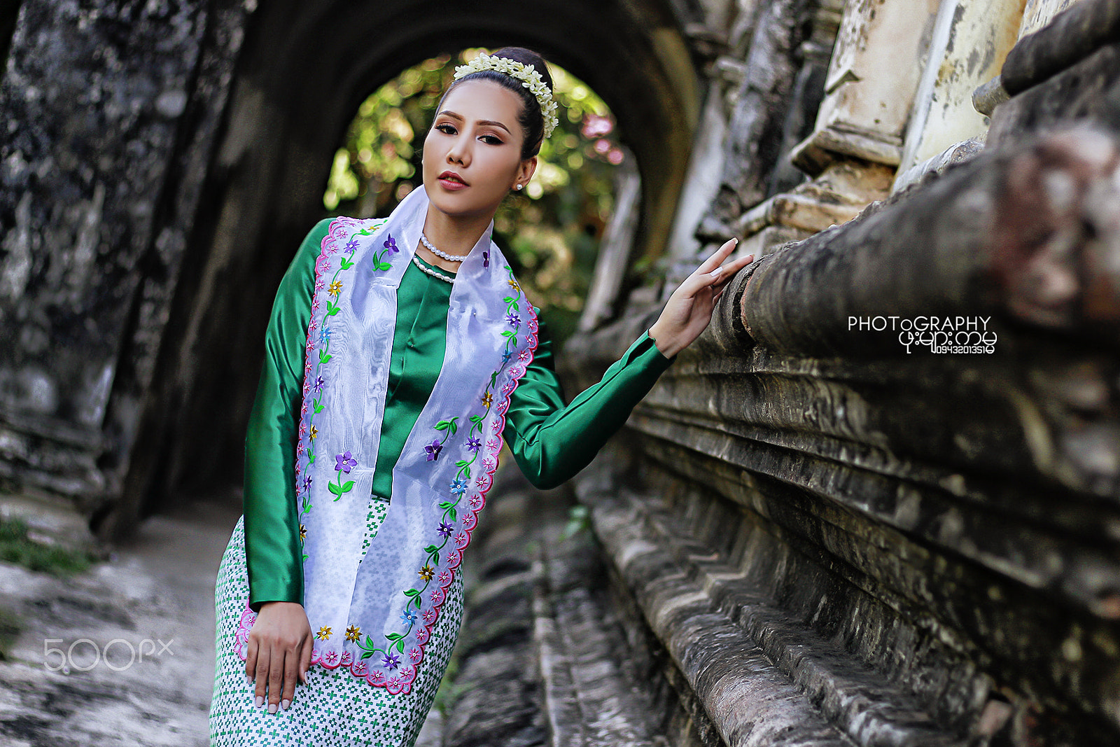 Canon EOS 700D (EOS Rebel T5i / EOS Kiss X7i) sample photo. Mon traditional dress (myanmar) photography