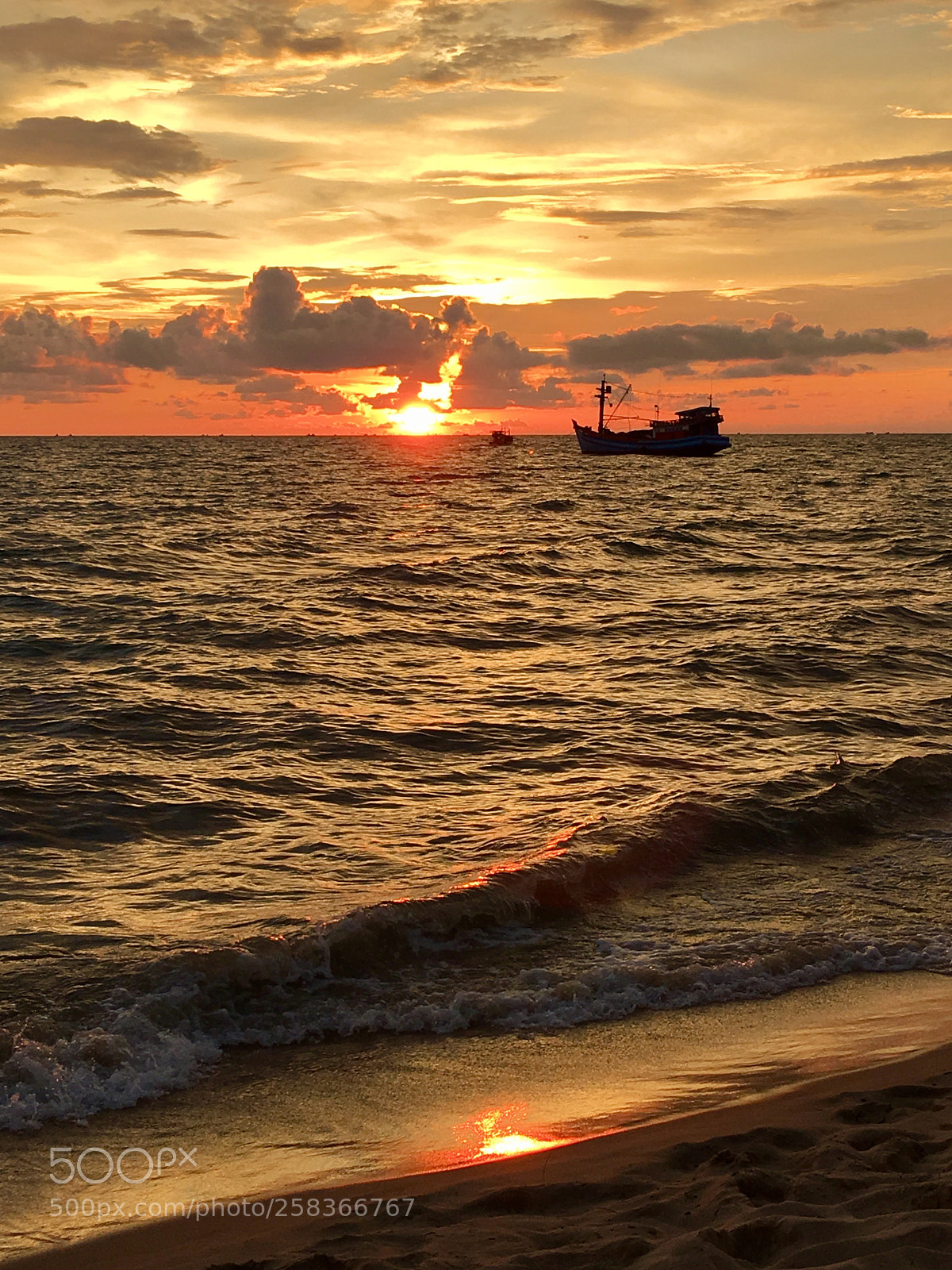 Apple iPhone 6s Plus sample photo. Sunset photography