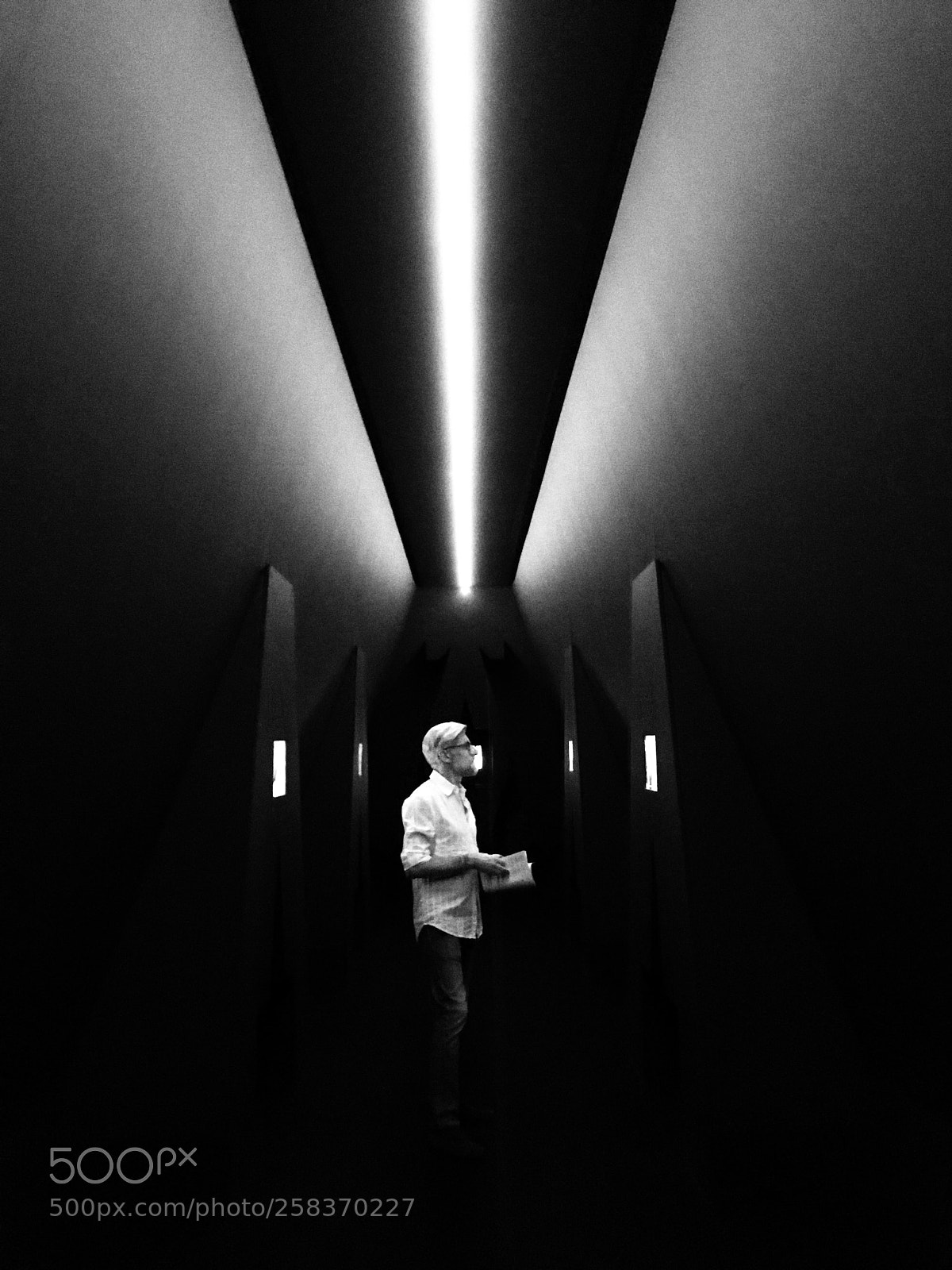 Apple iPhone 7 sample photo. Modern art exhibition photography
