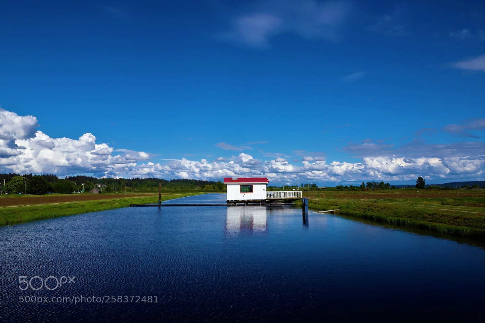 Canon EOS 6D Mark II sample photo. Water supply -- 水渠 photography
