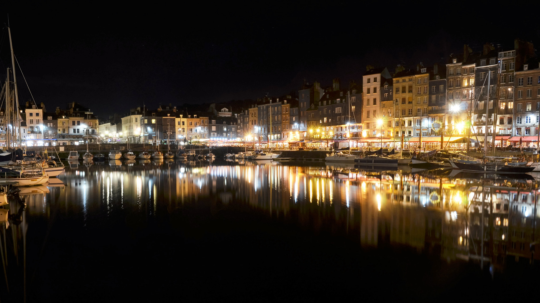 Nikon D5100 sample photo. Honfleur bay by night photography