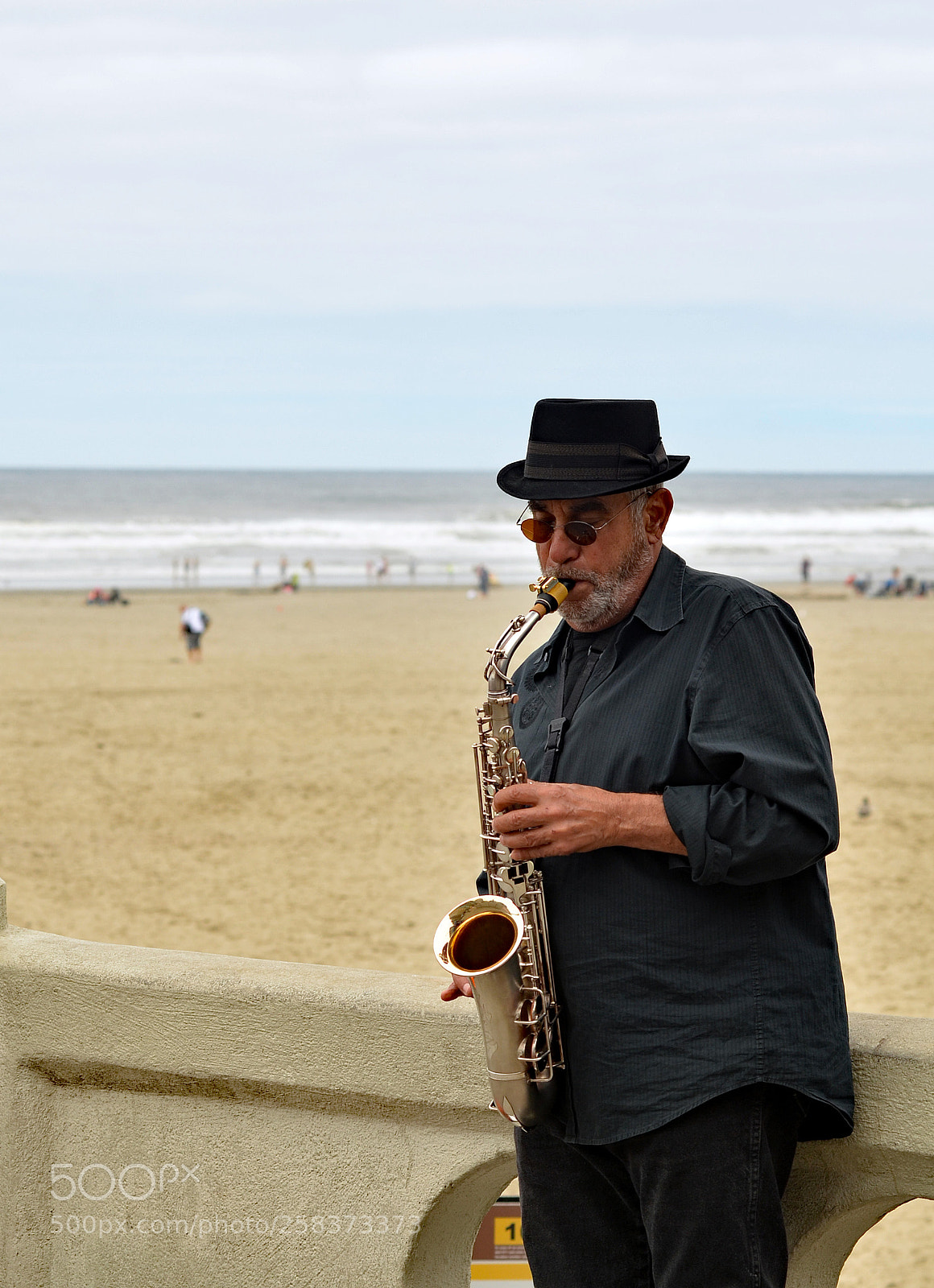 Nikon D7000 sample photo. Street musician photography