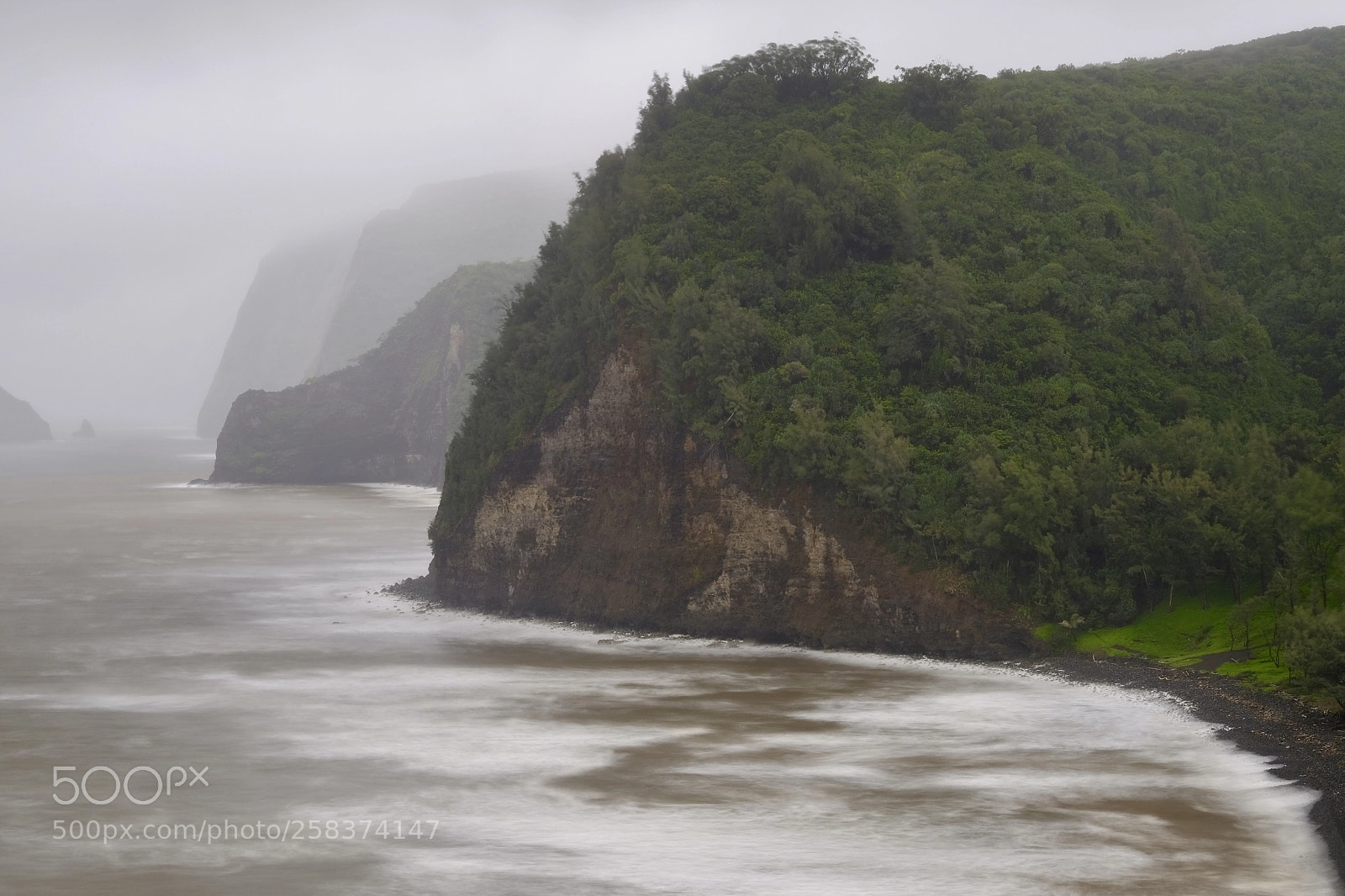 Fujifilm X-T2 sample photo. Pololu valley lookout photography