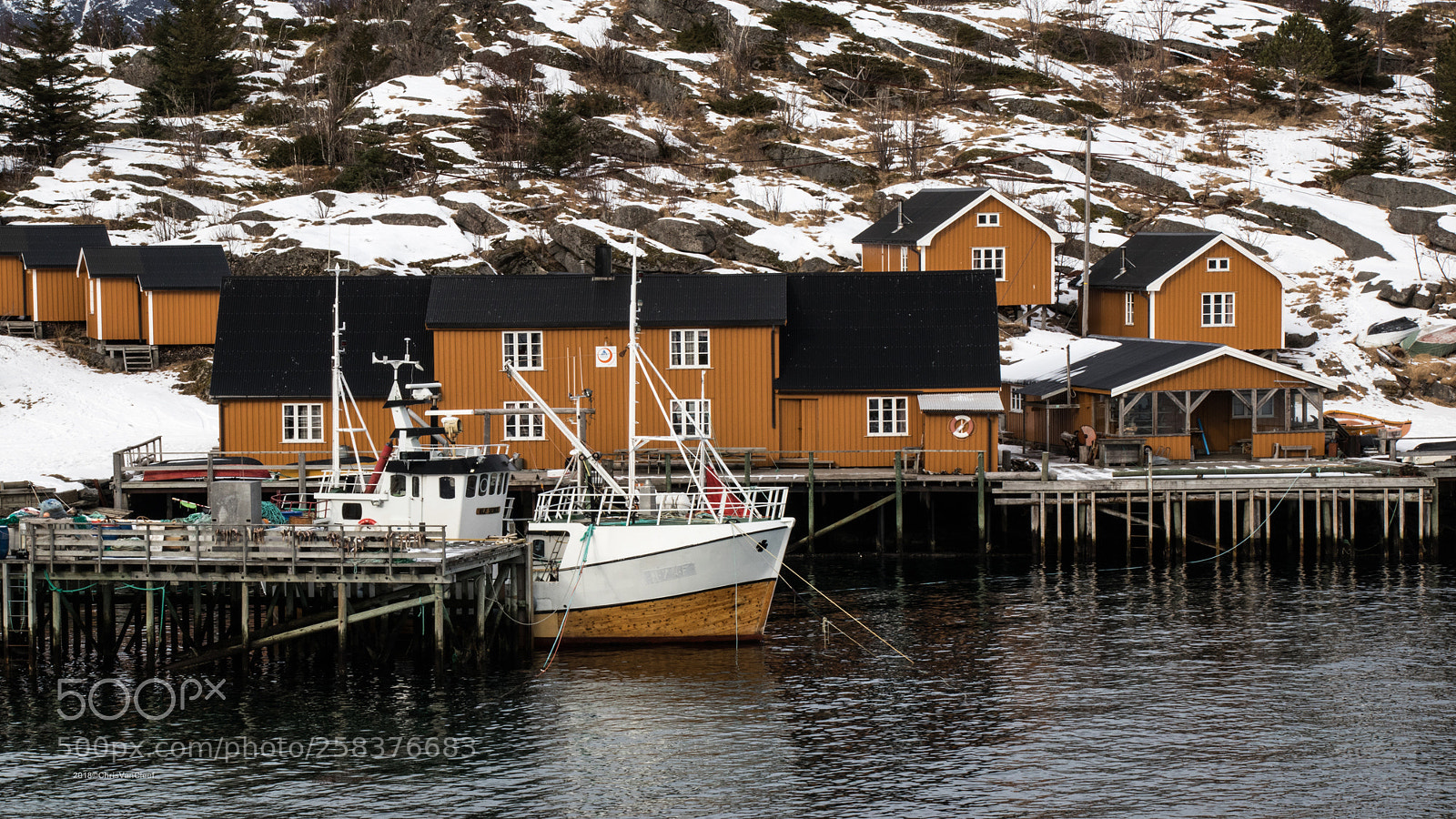 Canon EOS M5 sample photo. Stamsund harbour photography