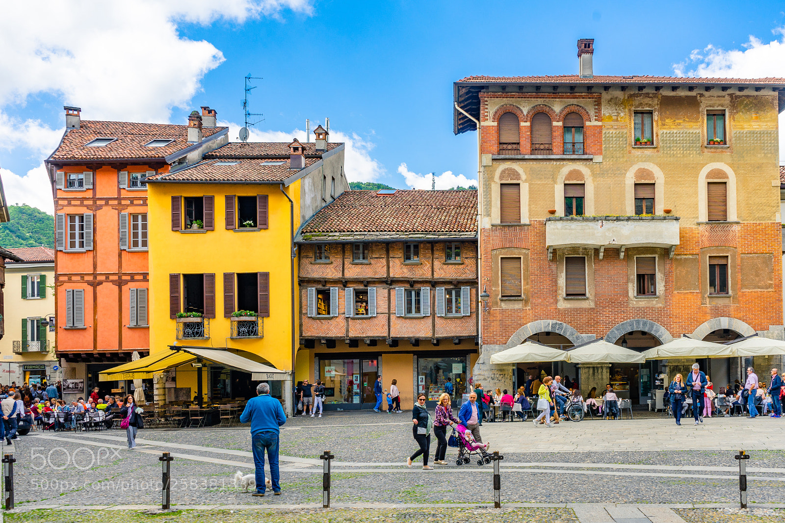 Sony a7 sample photo. Como's architecture photography