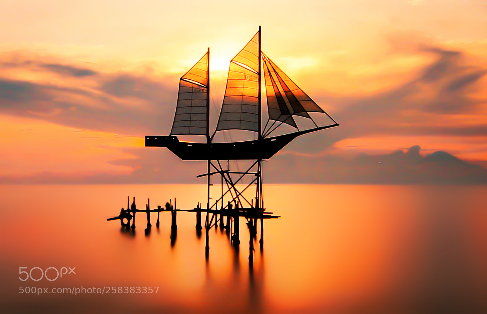 Canon EOS 7D Mark II sample photo. Boat in the sky photography