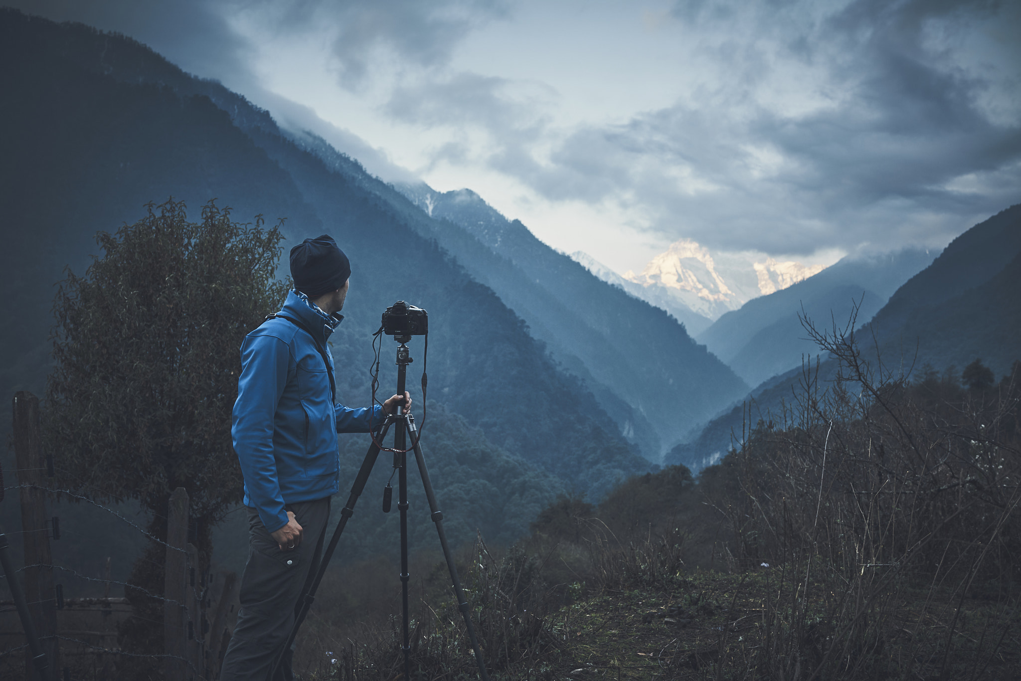 Sony Cyber-shot DSC-RX1R II sample photo. Bhutan: setting up for khang bum. photography