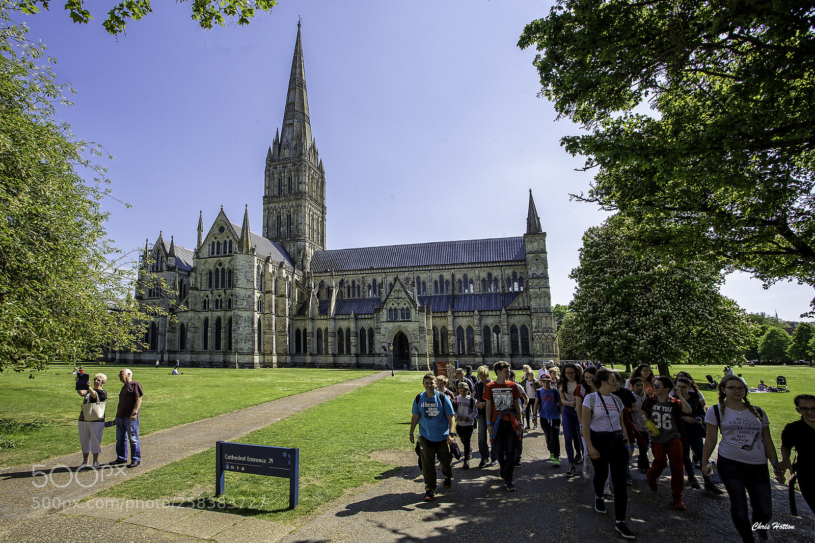 Canon EOS 6D sample photo. Visitors leaving salisbury cathedral photography