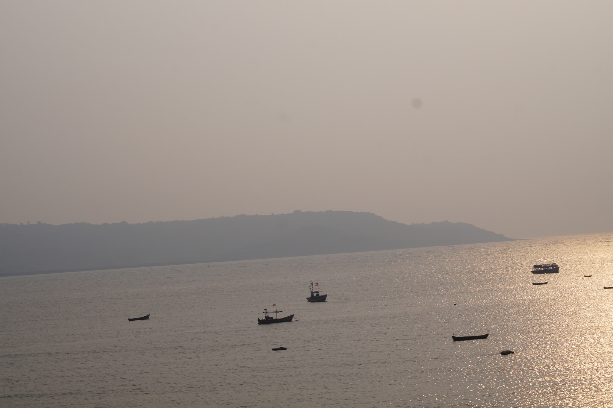 Sony DT 55-200mm F4-5.6 SAM sample photo. Golden sea photography