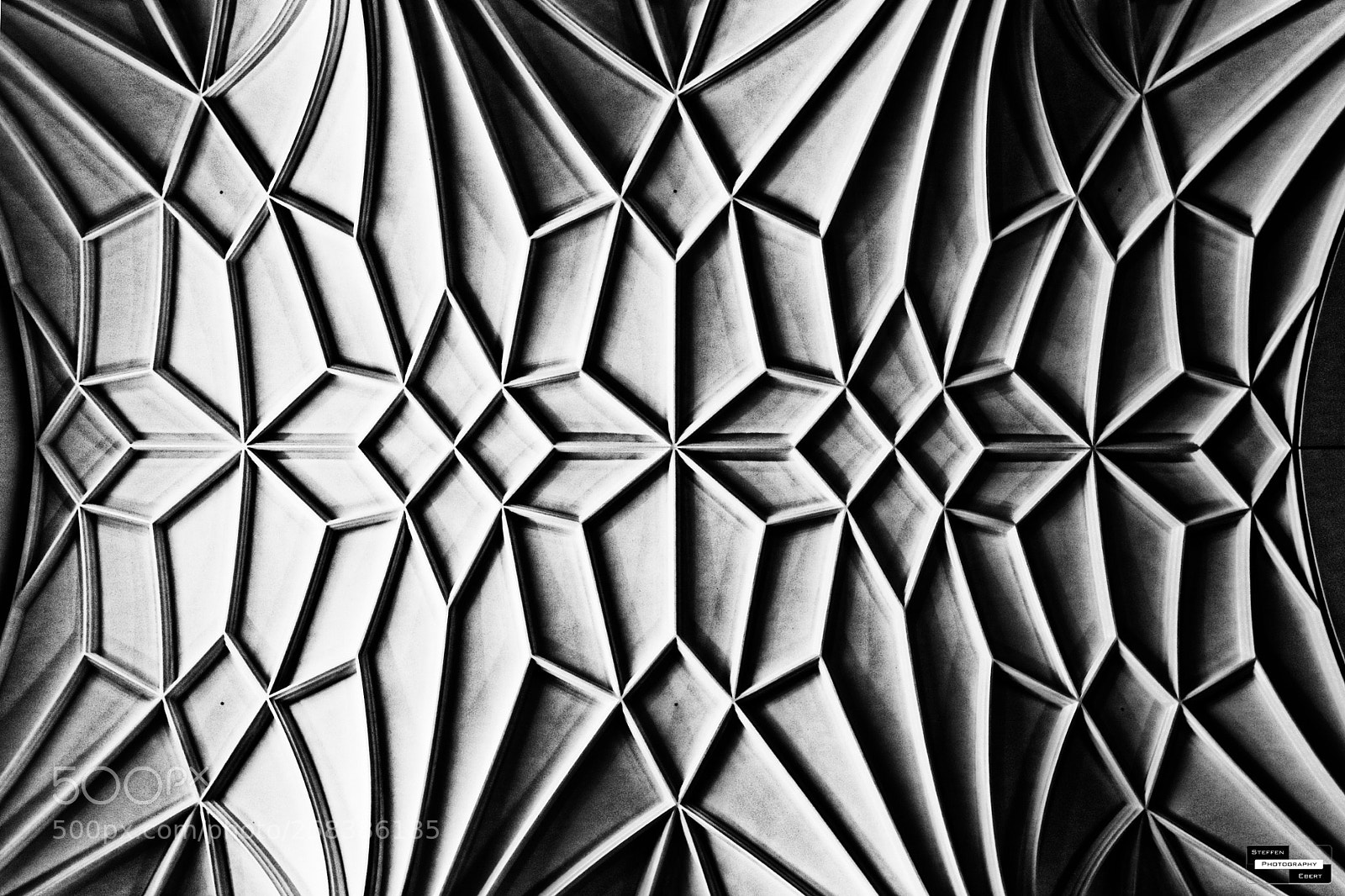 Canon EOS 760D (EOS Rebel T6s / EOS 8000D) sample photo. Structured ceiling photography