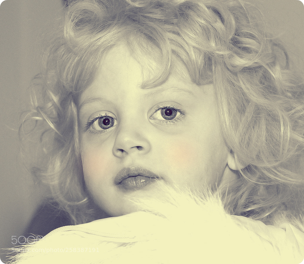 Sony Alpha DSLR-A850 sample photo. Girl photography