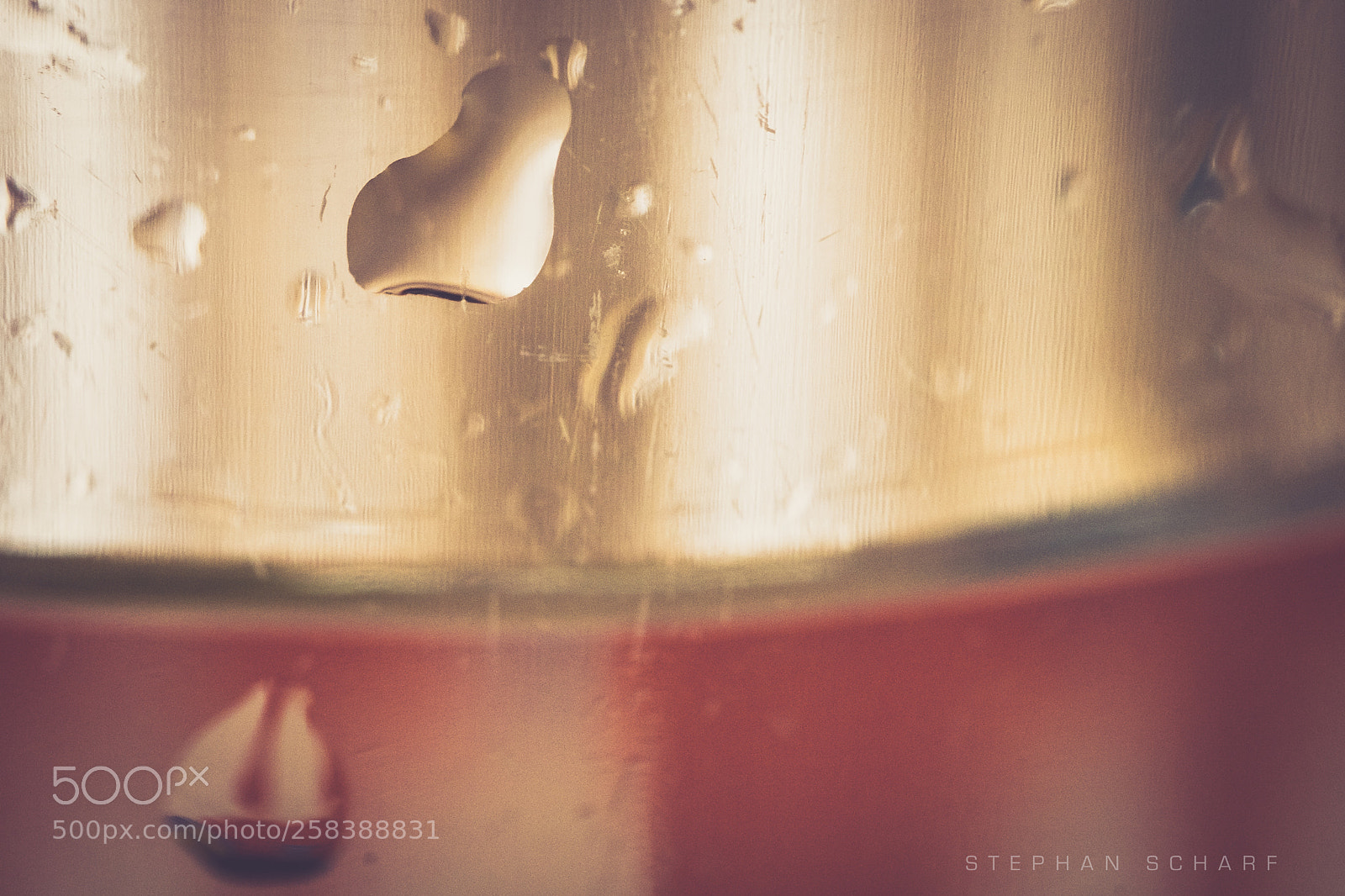 Fujifilm X-T10 sample photo. Light color water glass photography
