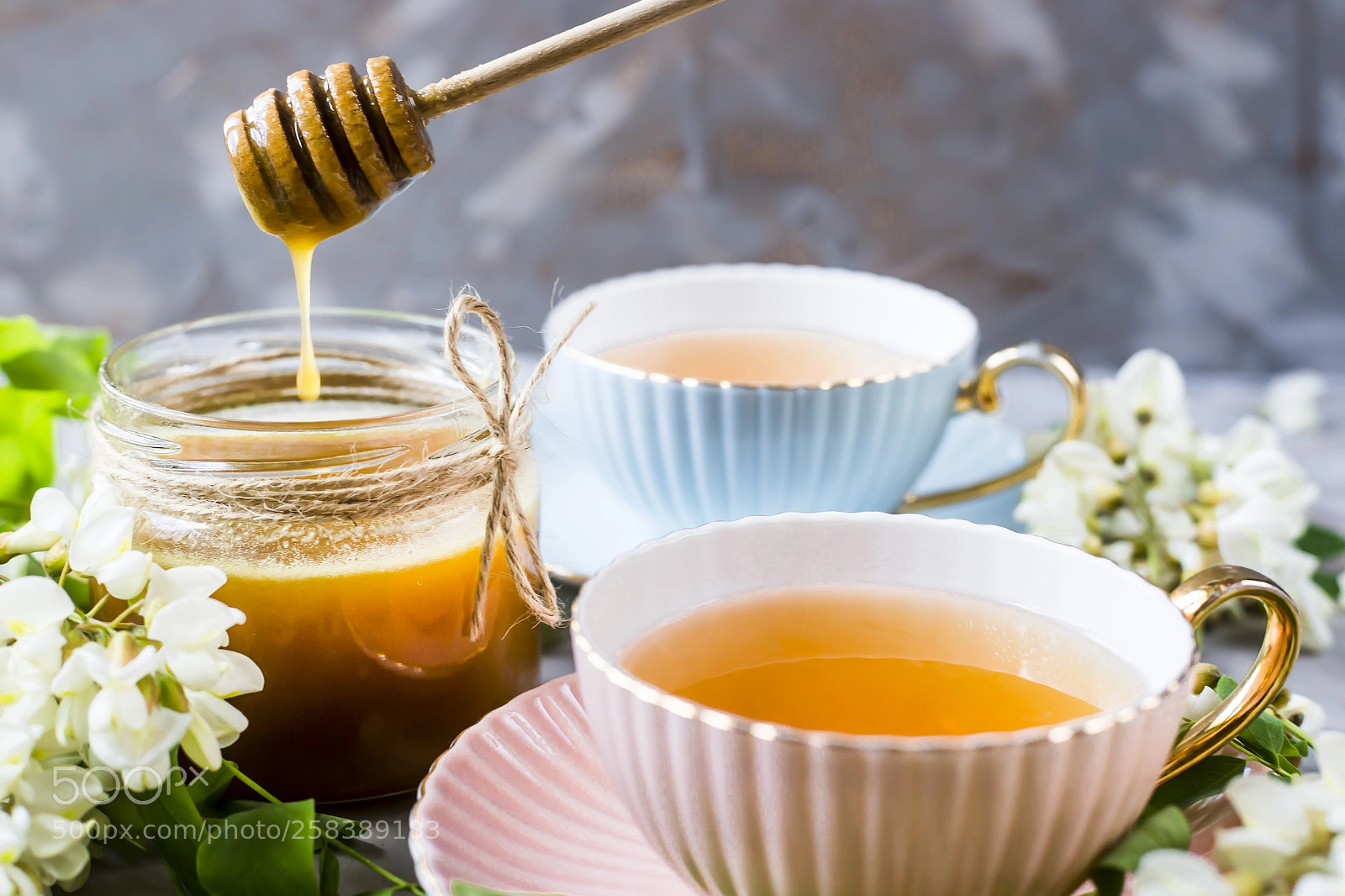 Canon EOS 6D sample photo. Vintage cups with tea photography