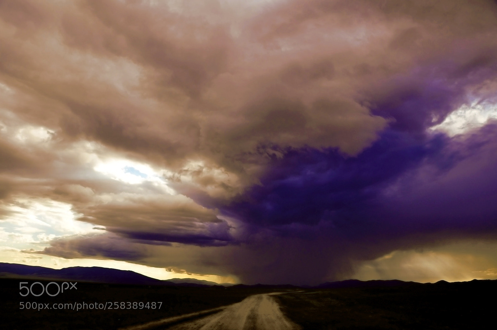 Nikon D90 sample photo. Meeting the storm photography