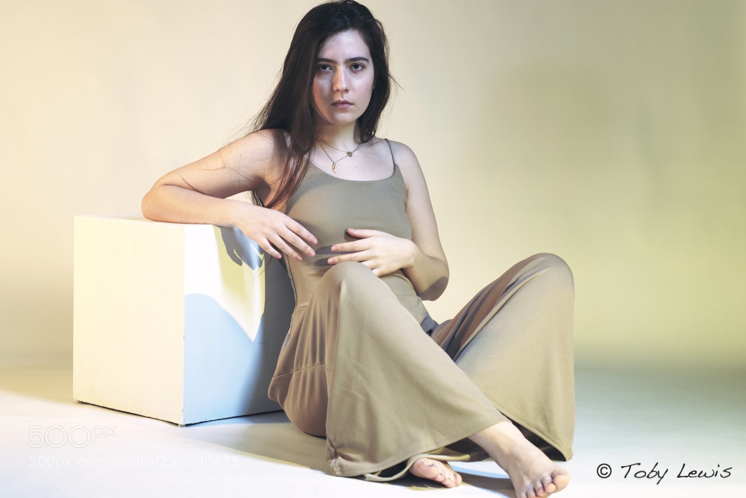 Nikon D5300 sample photo. Cezara with cube photography