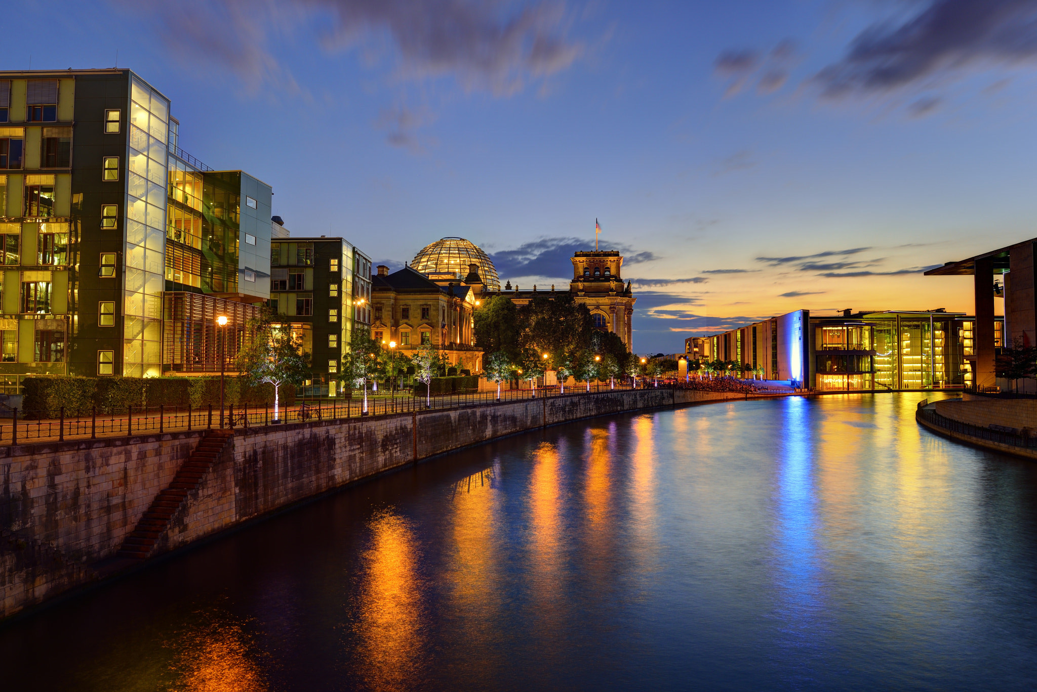 Nikon AF-S Nikkor 18-35mm F3.5-4.5G ED sample photo. Bundestag sunset photography