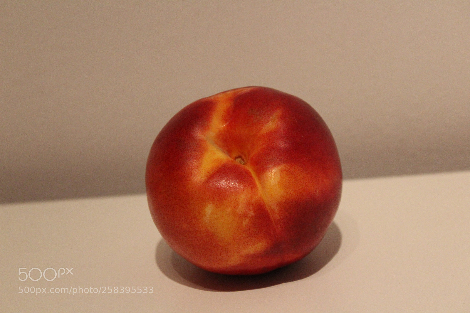 Canon EOS 1300D (EOS Rebel T6 / EOS Kiss X80) sample photo. Peach photography