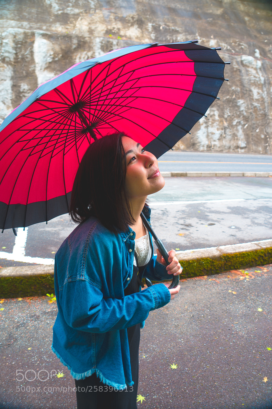 Sony a7 II sample photo. Red umbrella photography
