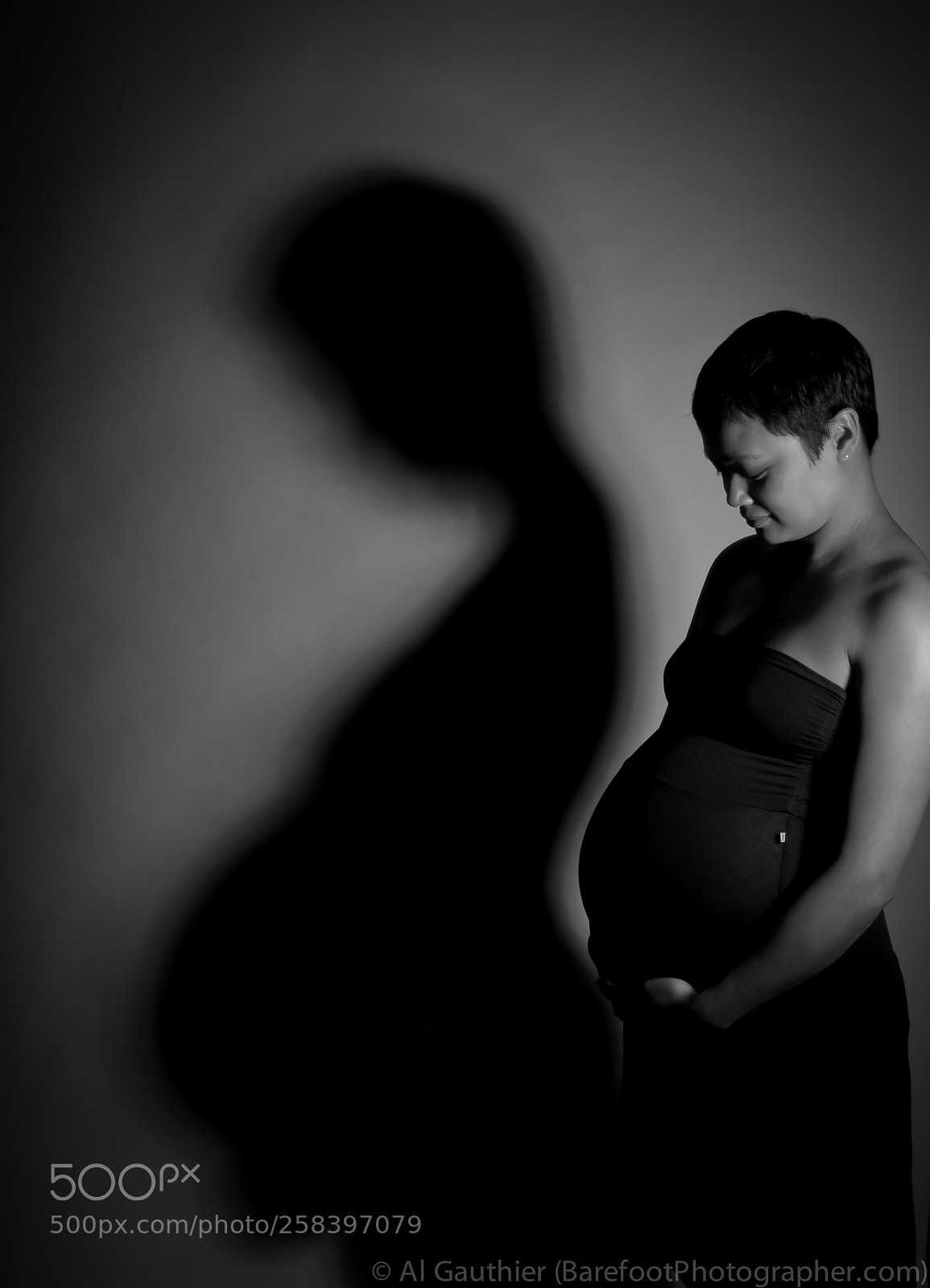 Nikon D300 sample photo. Pregnant woman, shadow photography