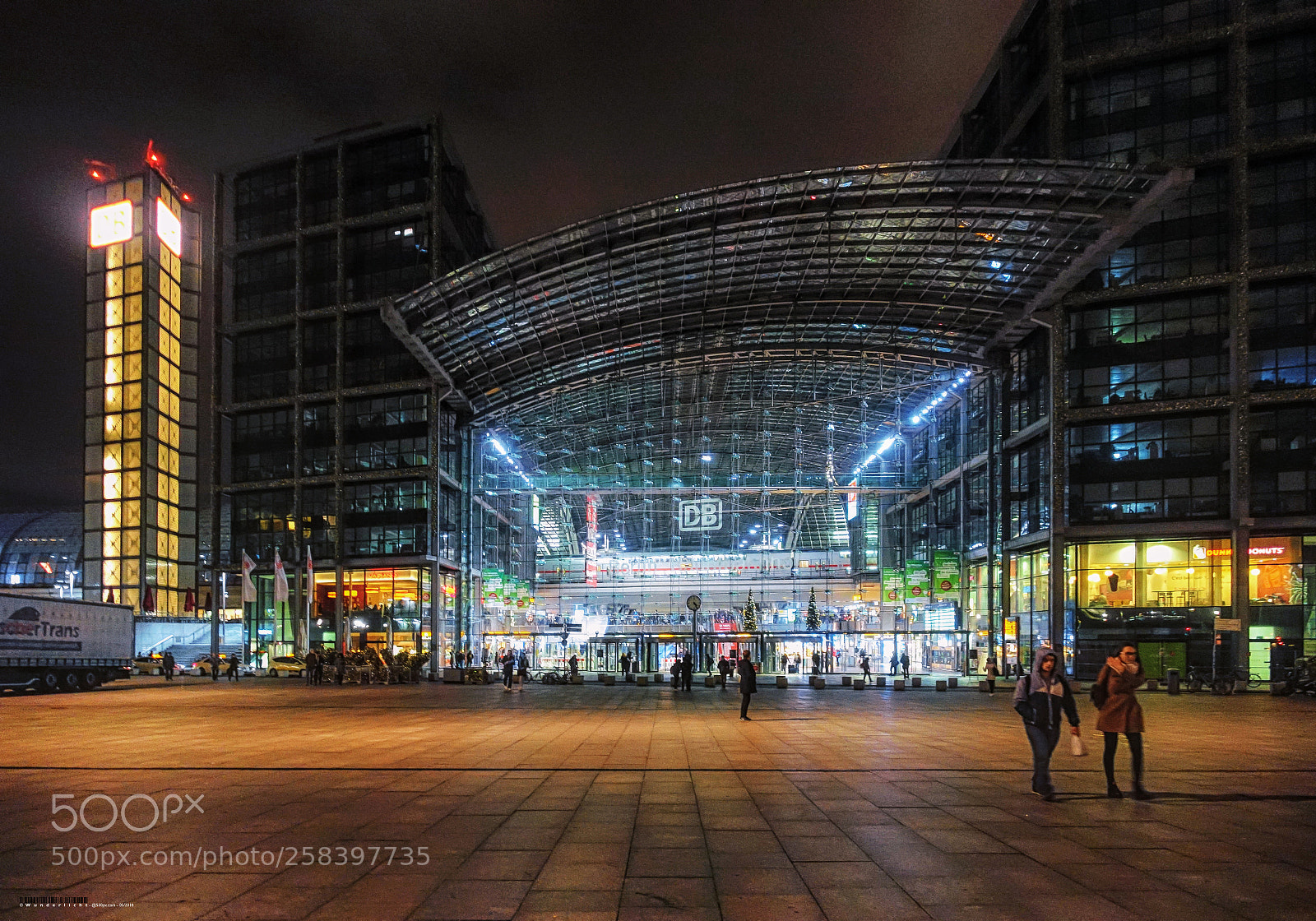 Sony Cyber-shot DSC-RX100 III sample photo. Bahnhof berlin (railway station) photography