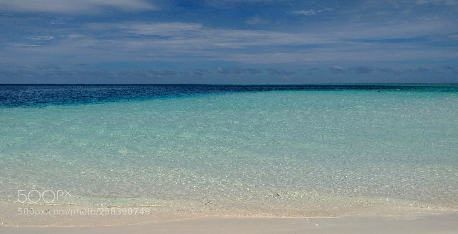OnePlus 5T sample photo. Sun sand sea photography