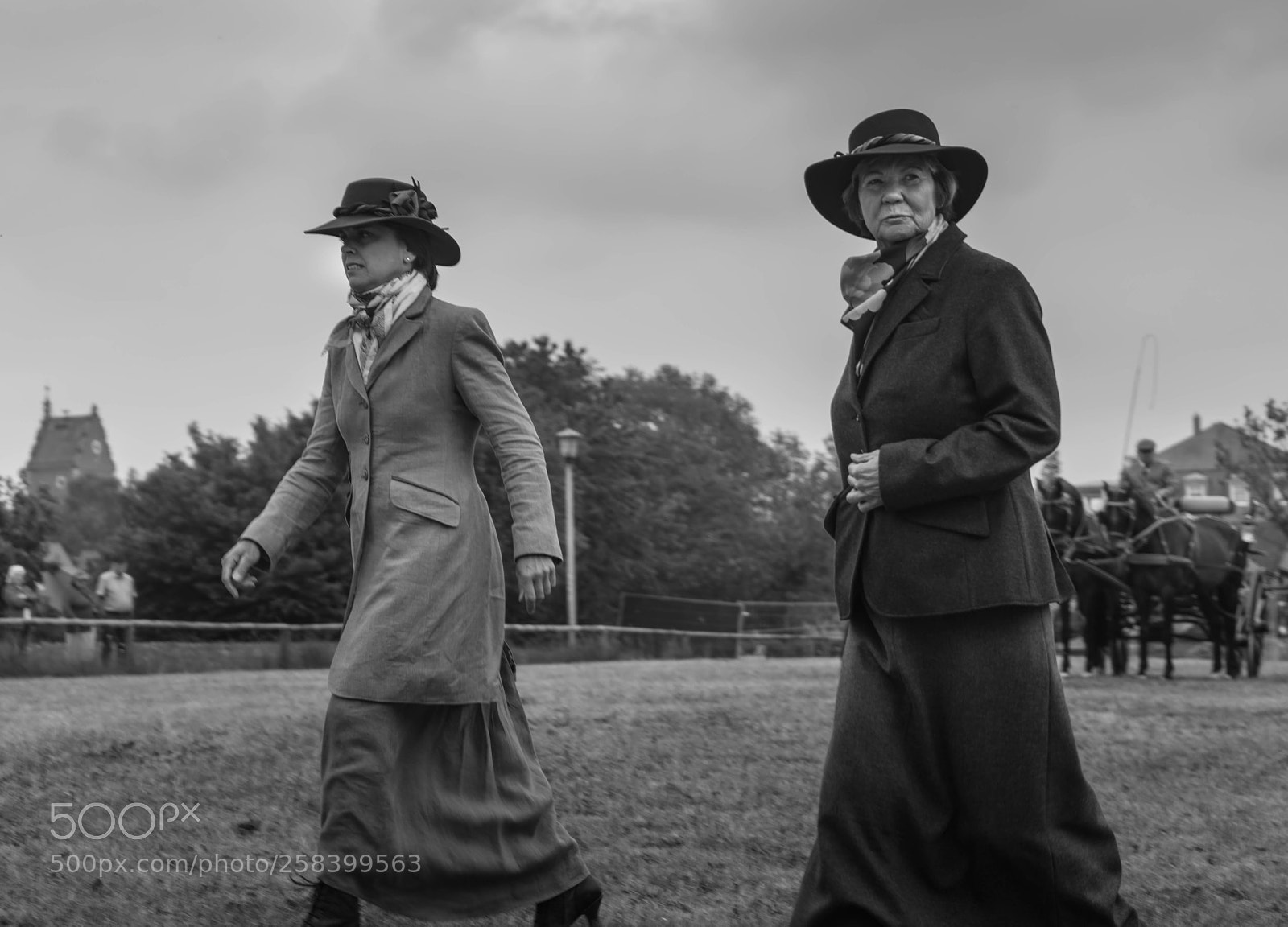 Sony a7 sample photo. Ladies photography
