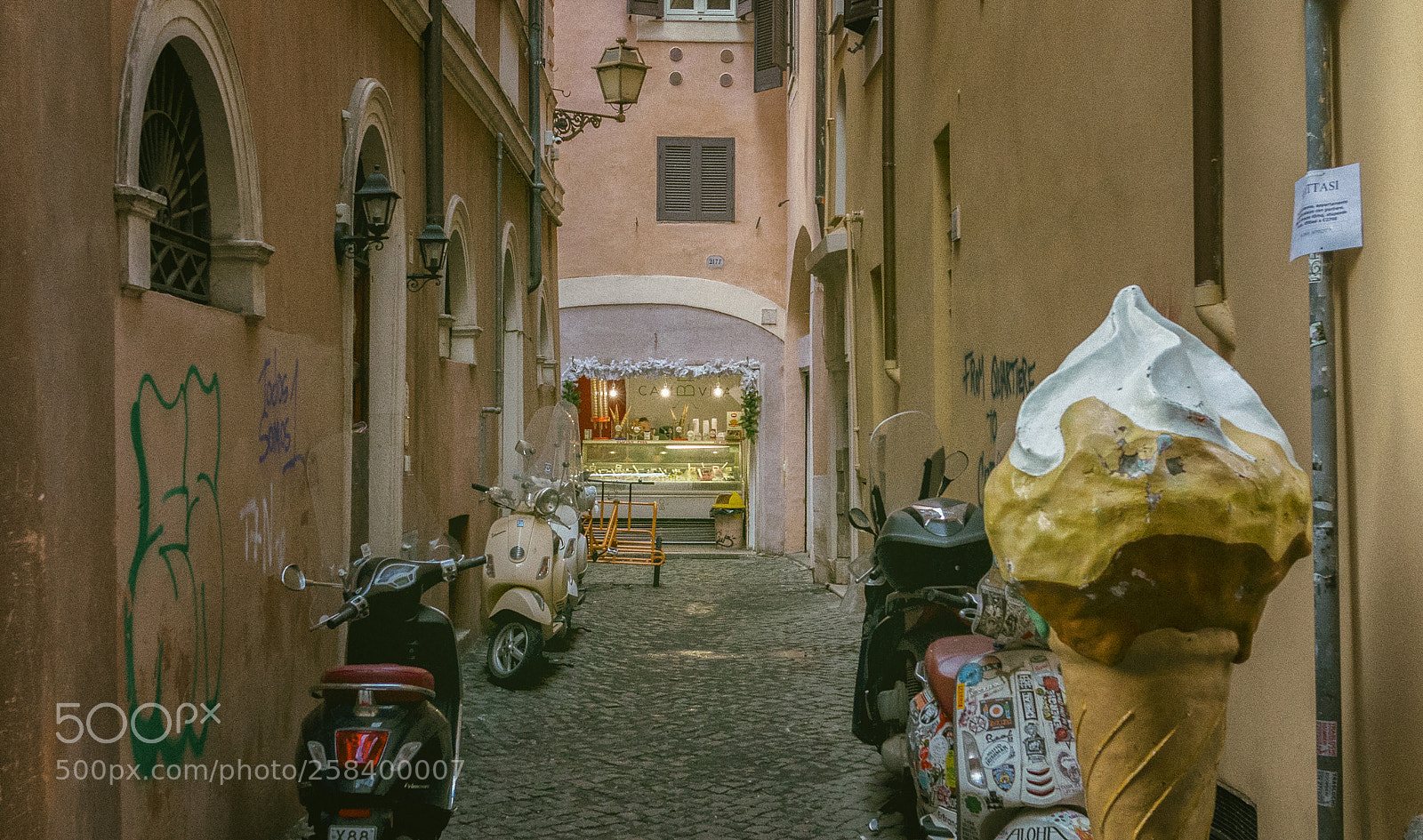 Canon EOS 5D Mark IV sample photo. Gelato road photography