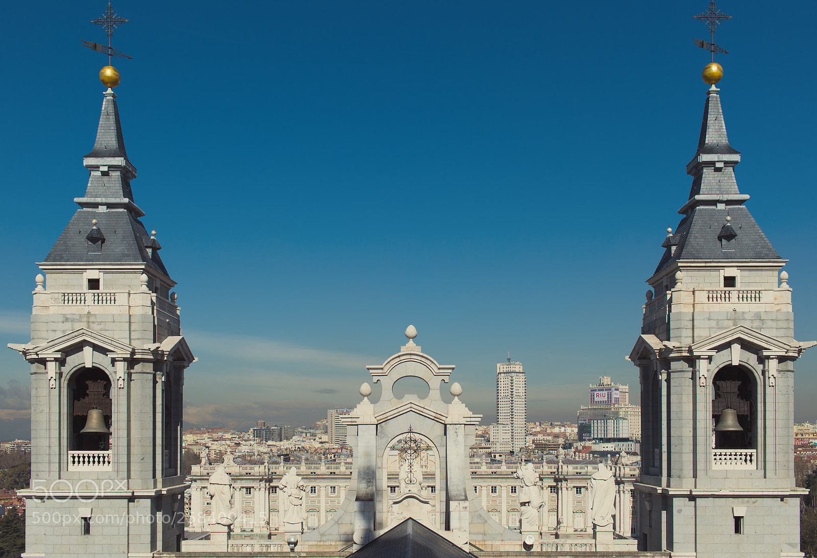 Nikon Df sample photo. Balanced roof tower photography