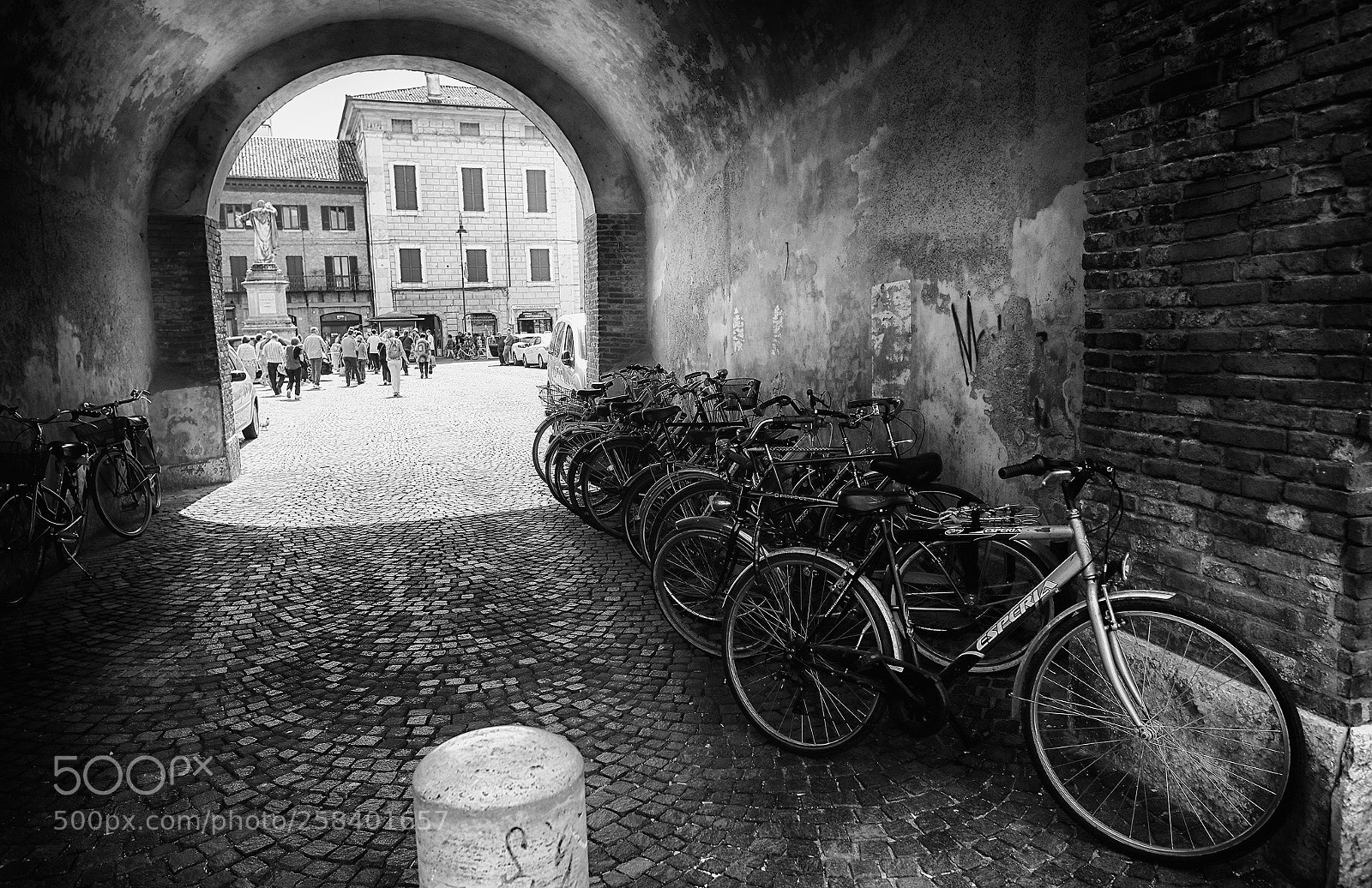 Canon EOS 5D Mark IV sample photo. Ferrara noon photography