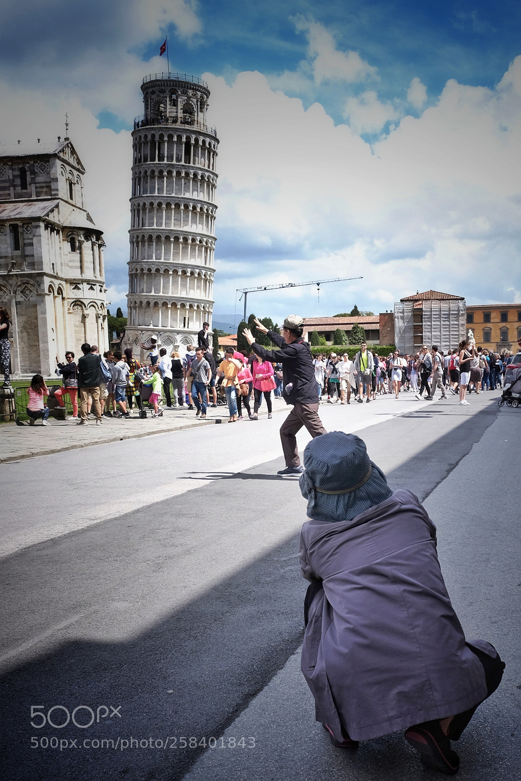 Fujifilm X-E2 sample photo. Pose for the tower photography
