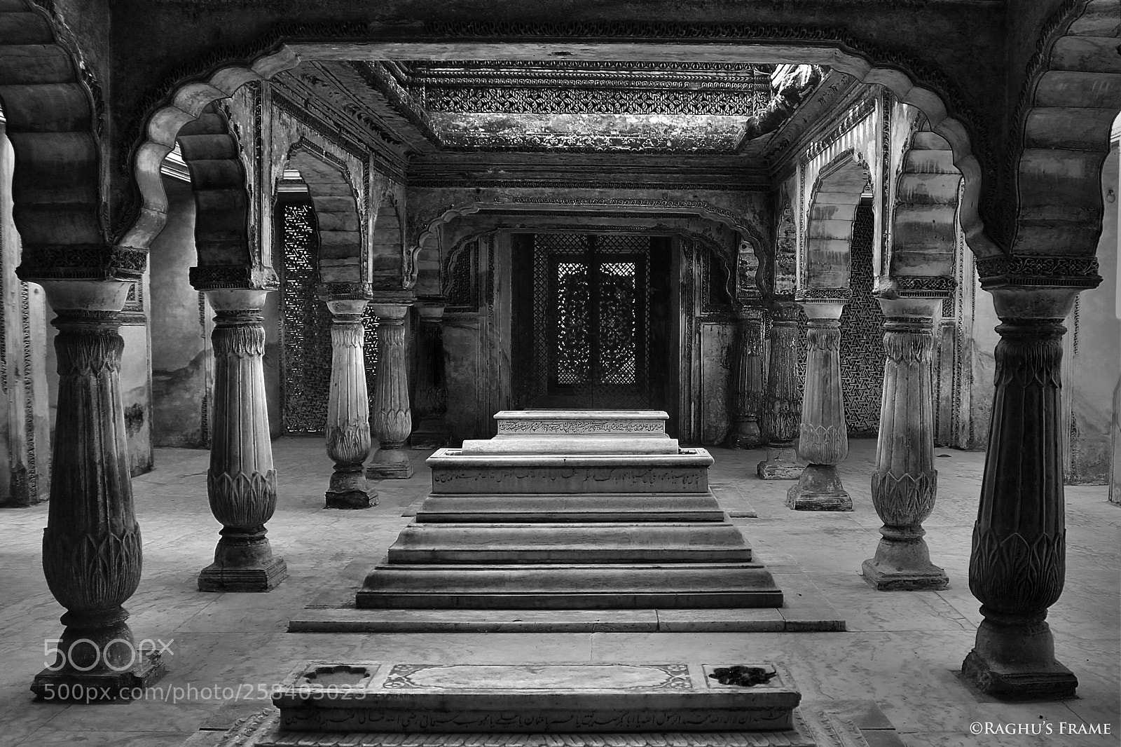 Canon EOS 1100D (EOS Rebel T3 / EOS Kiss X50) sample photo. Paigah tombs b/w photography