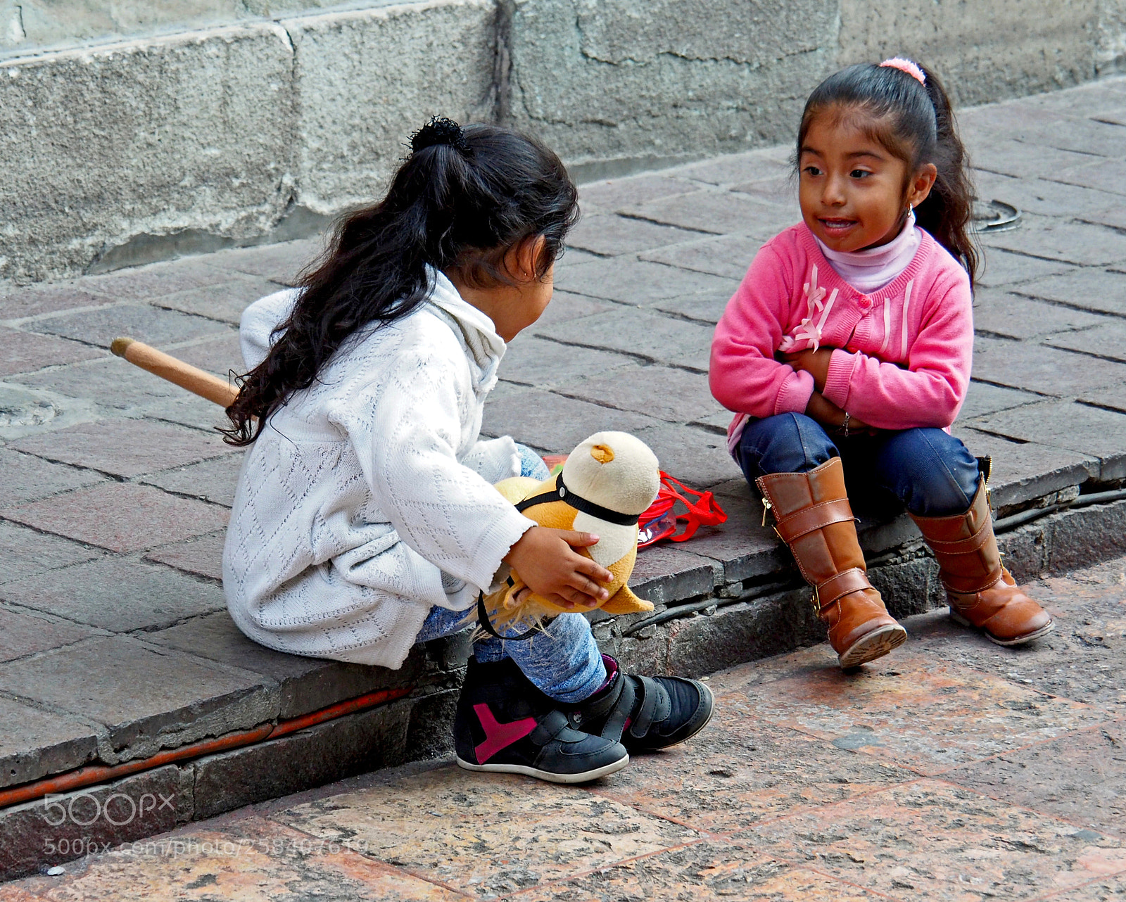 Olympus OM-D E-M5 II sample photo. The conversation photography