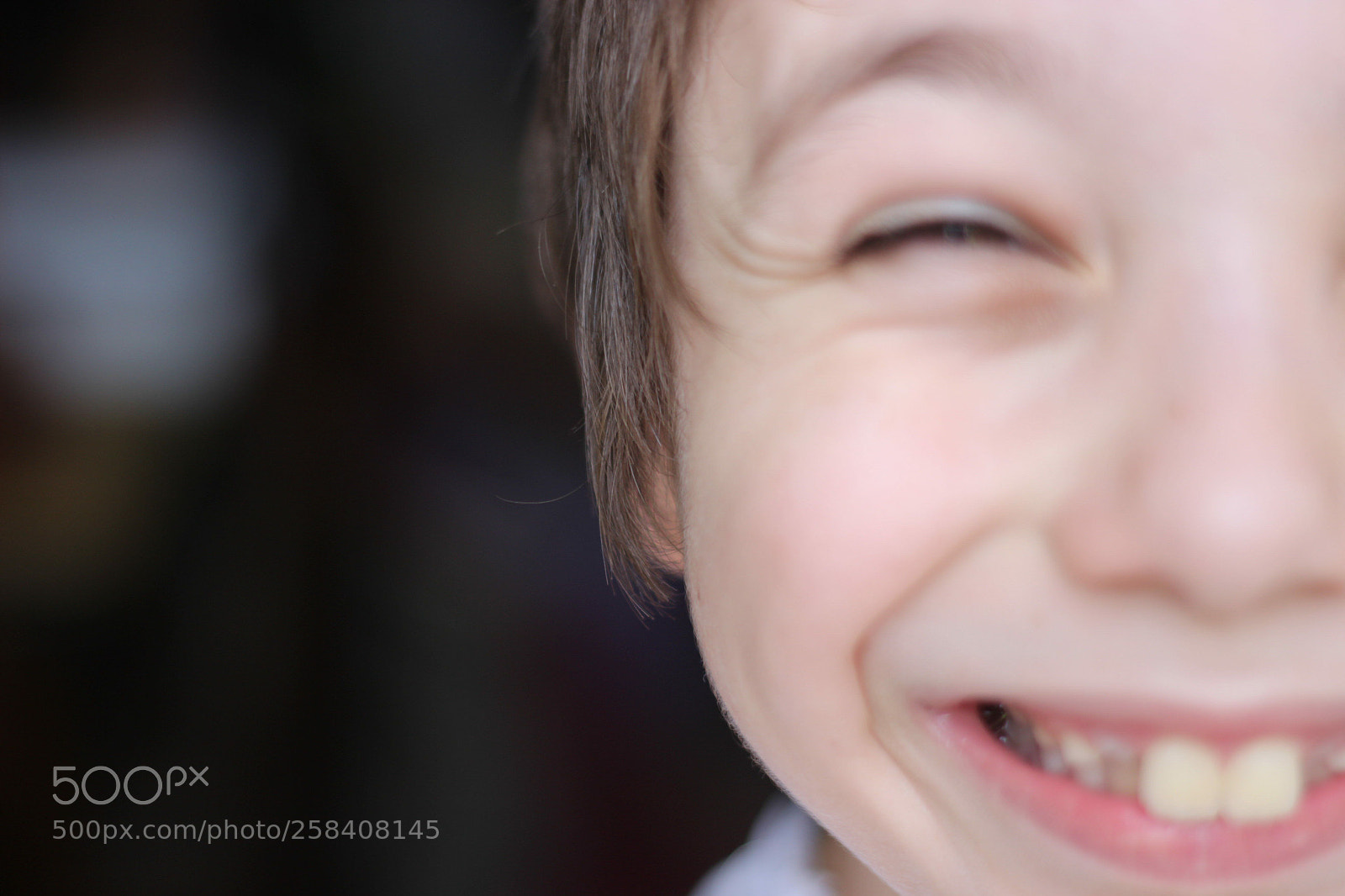 Canon EOS 600D (Rebel EOS T3i / EOS Kiss X5) sample photo. Smile photography