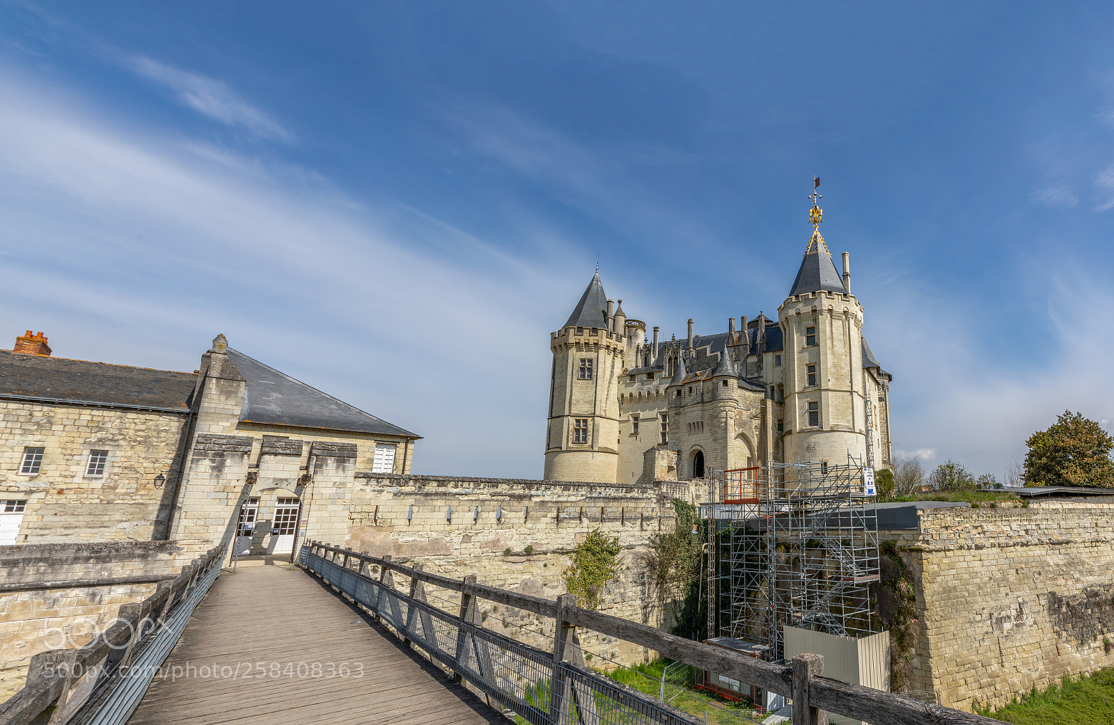 Canon EOS 5D Mark IV sample photo. Wonderful chateau de saumur photography