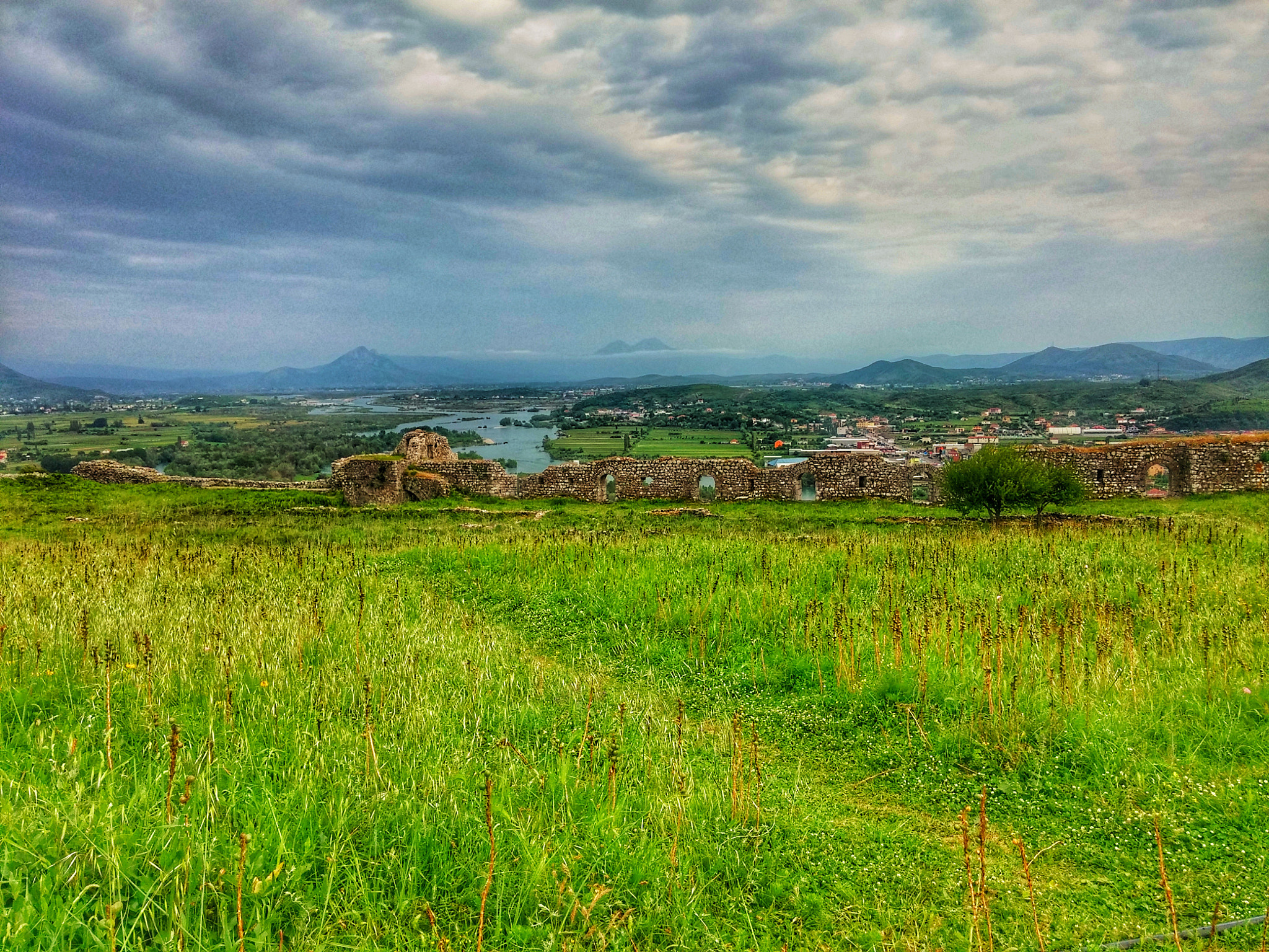 LG G3 sample photo. The river beyond ruins photography