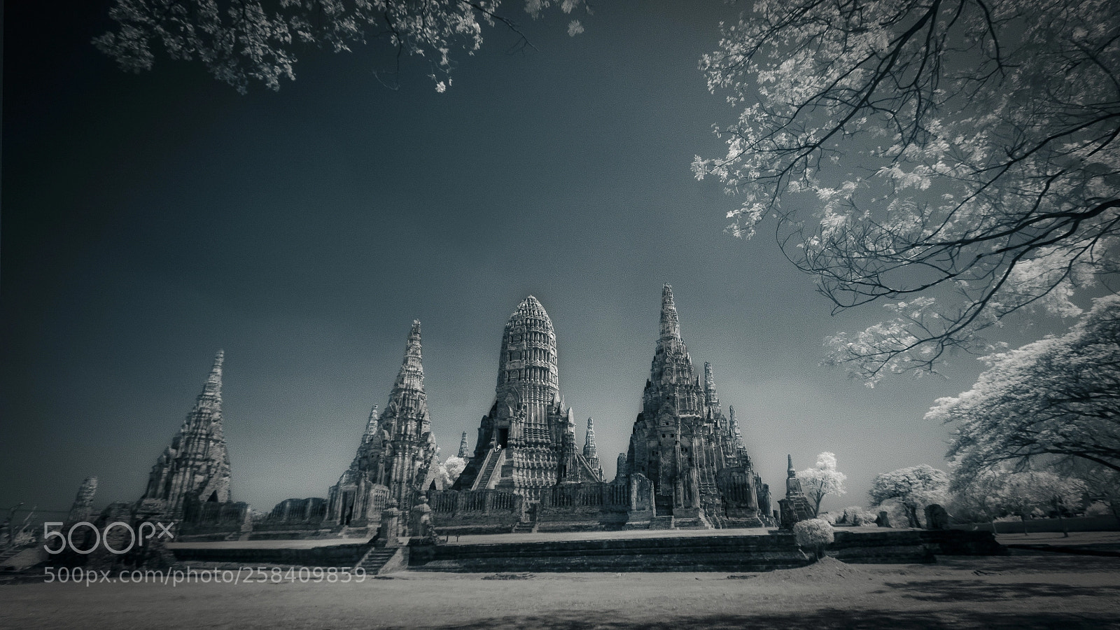 Canon EOS 500D (EOS Rebel T1i / EOS Kiss X3) sample photo. Ruins of ayuthaya photography