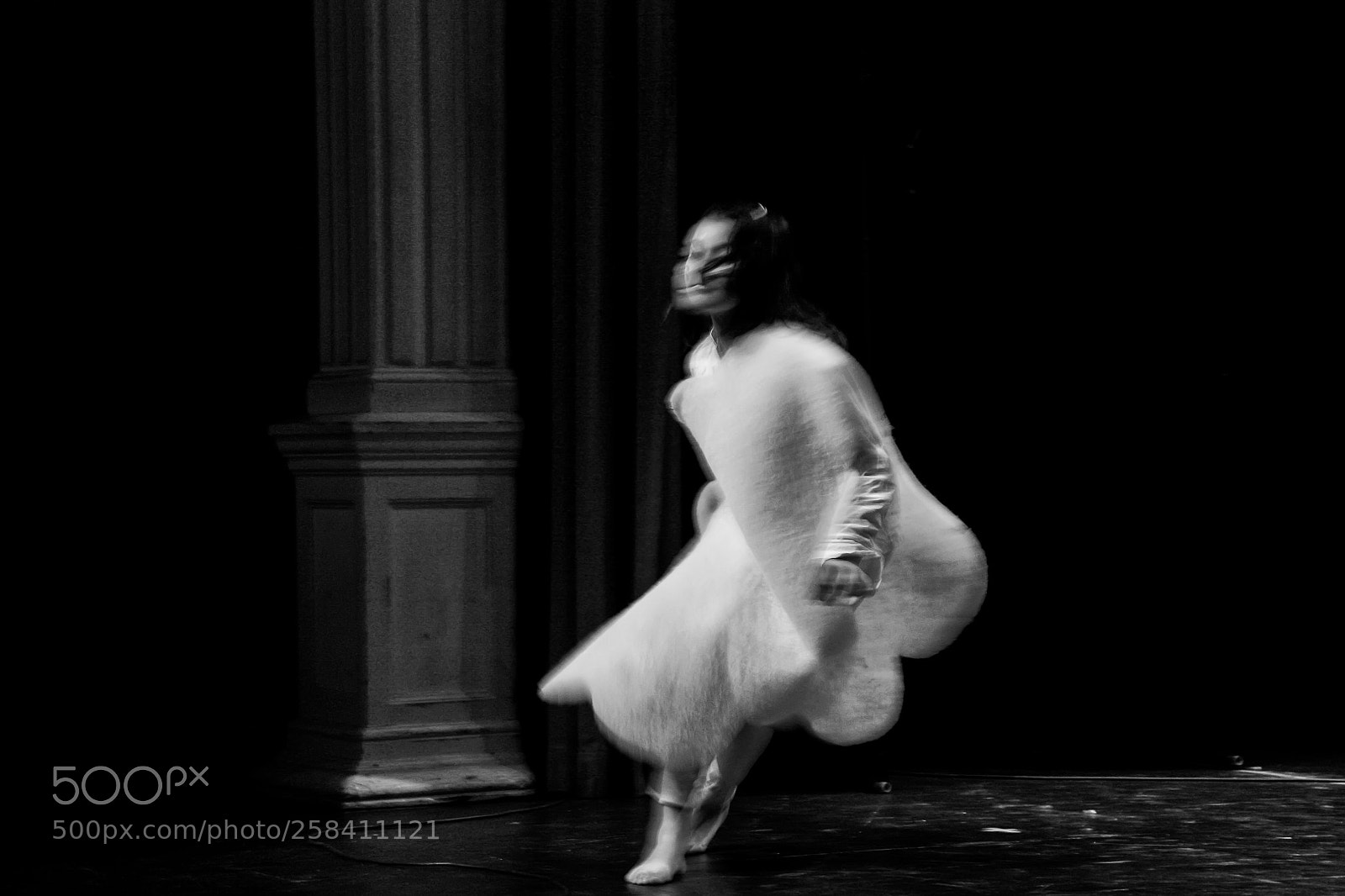Canon EOS 450D (EOS Rebel XSi / EOS Kiss X2) sample photo. The little ballerina photography
