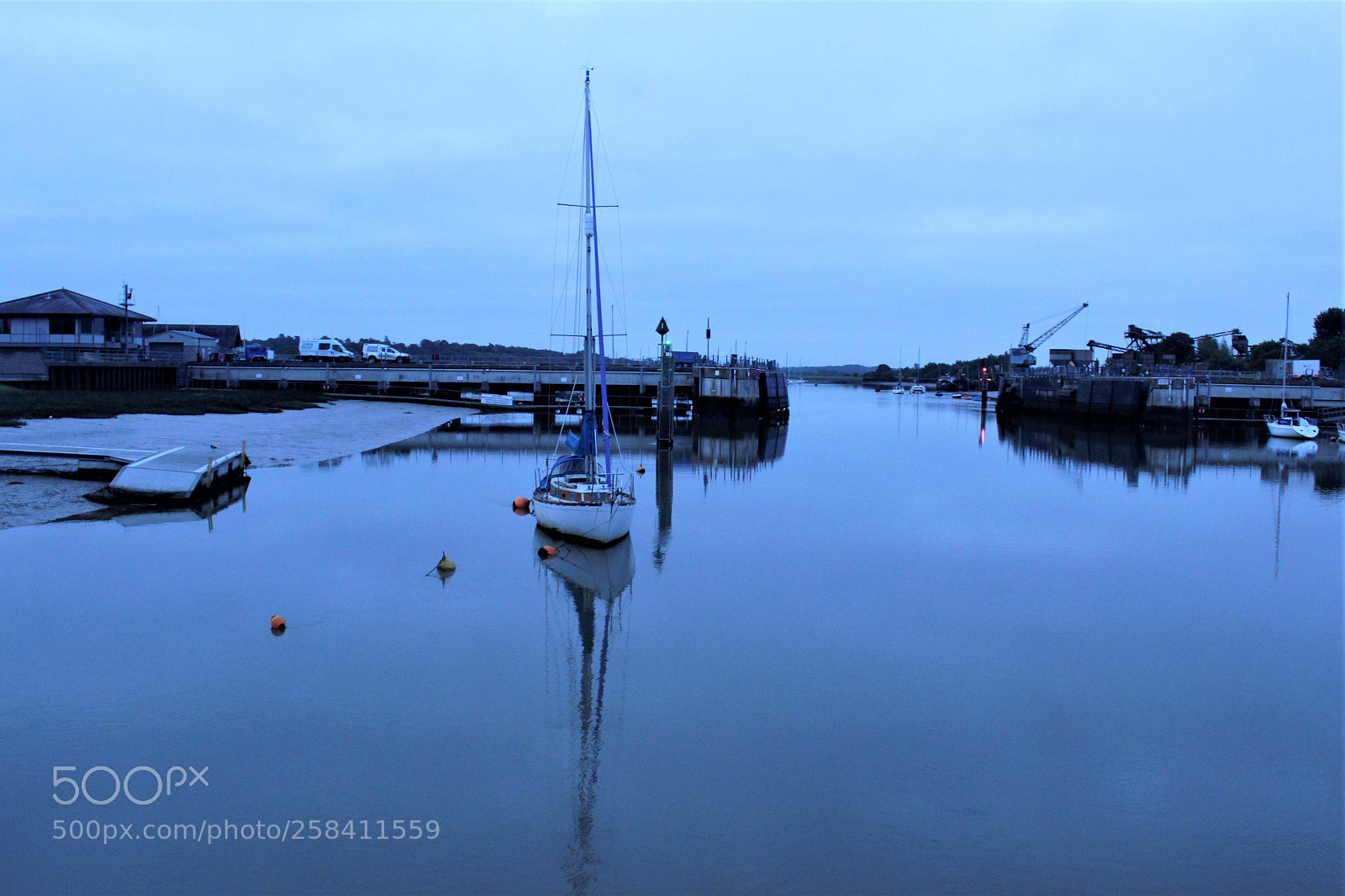 Canon EOS 1300D (EOS Rebel T6 / EOS Kiss X80) sample photo. Wivenhoe photography
