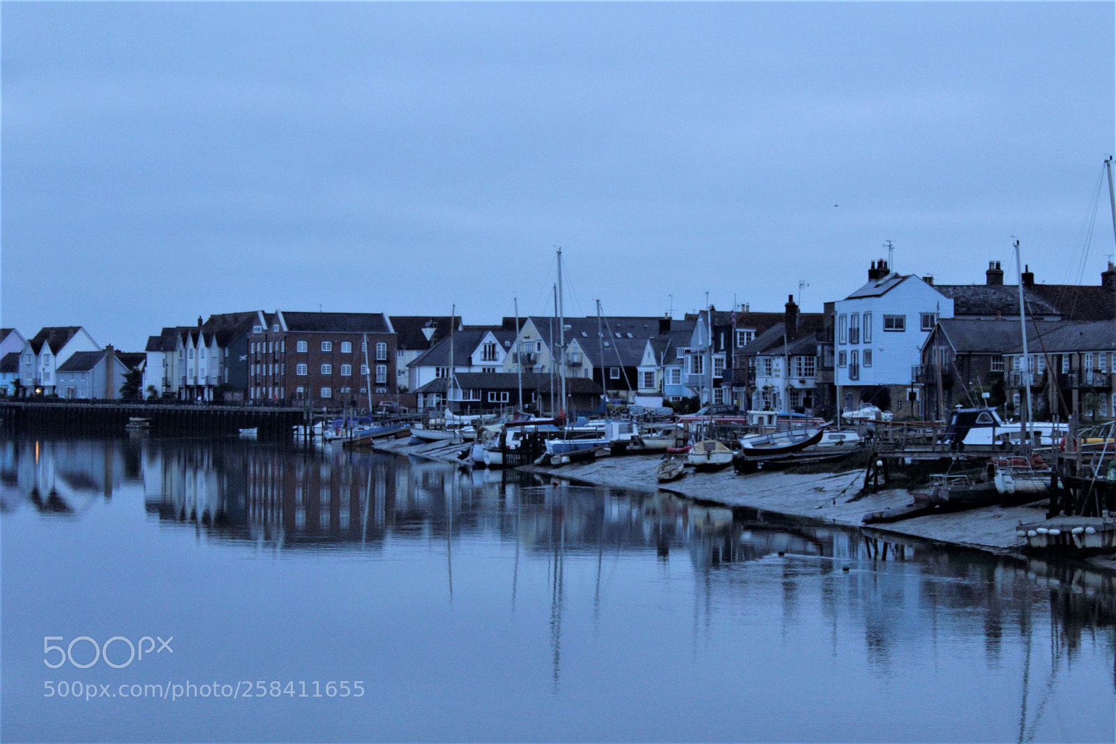 Canon EOS 1300D (EOS Rebel T6 / EOS Kiss X80) sample photo. Wivenhoe photography